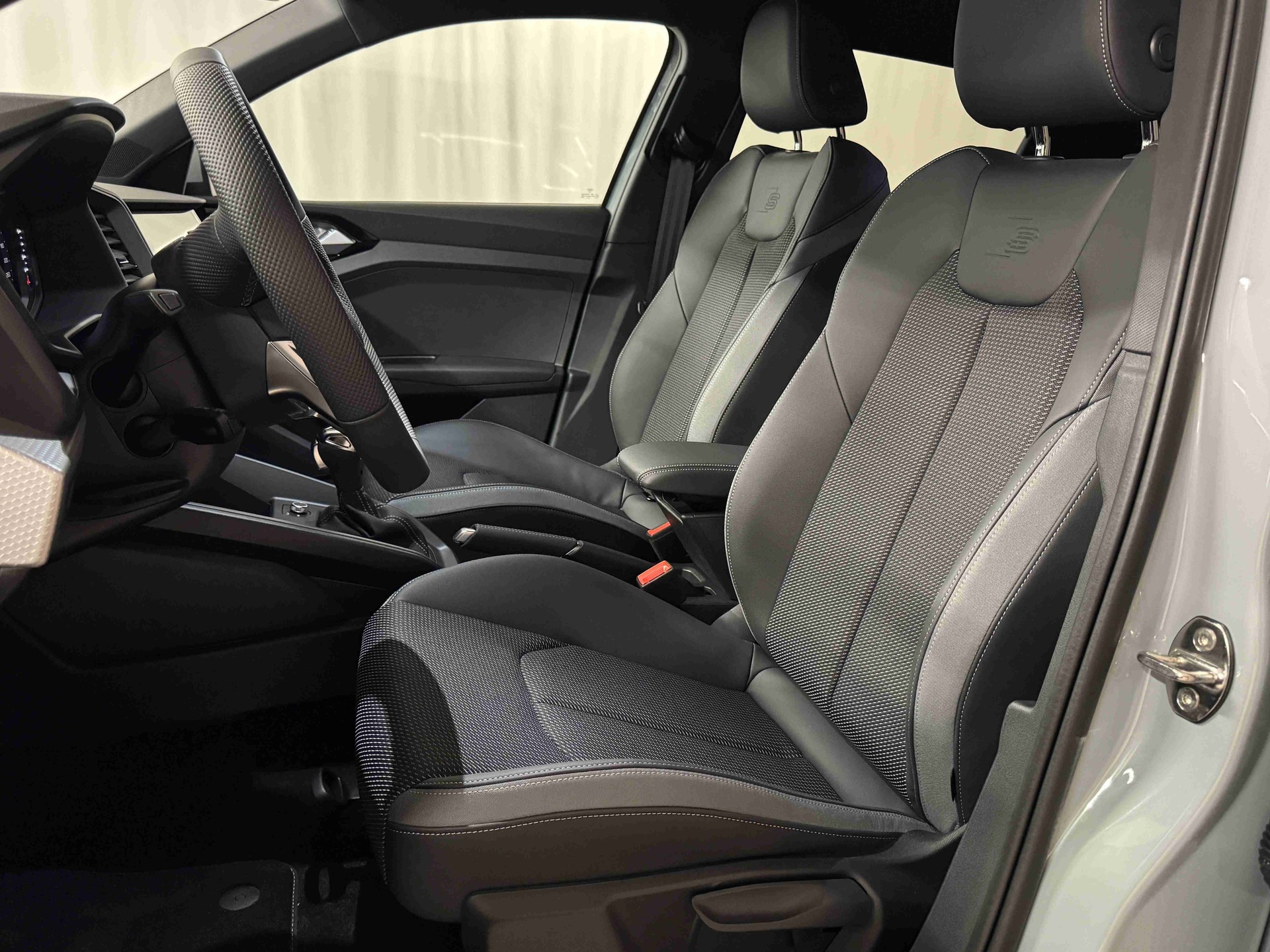 AUDI A1 Sportback 35 TFSI S Line S-tronic-image-7