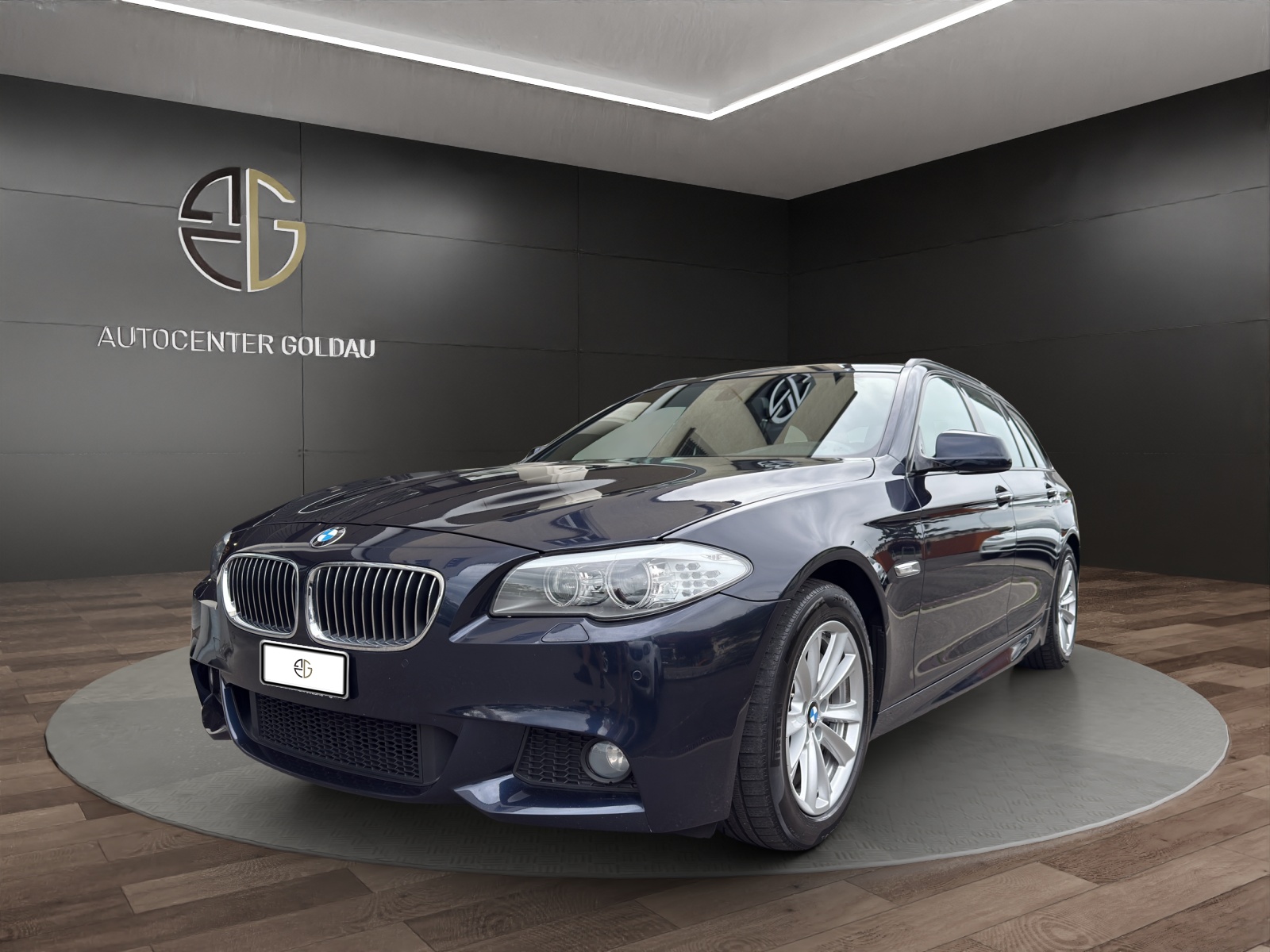 BMW 530d Touring Steptronic M Sport-image-0