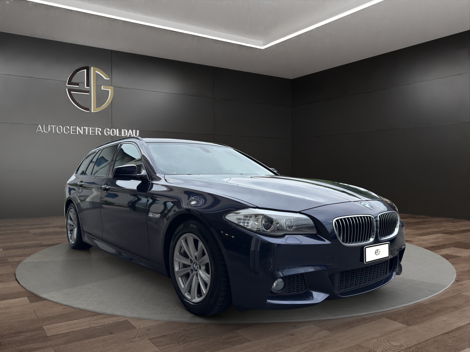 BMW 530d Touring Steptronic M Sport-image-5