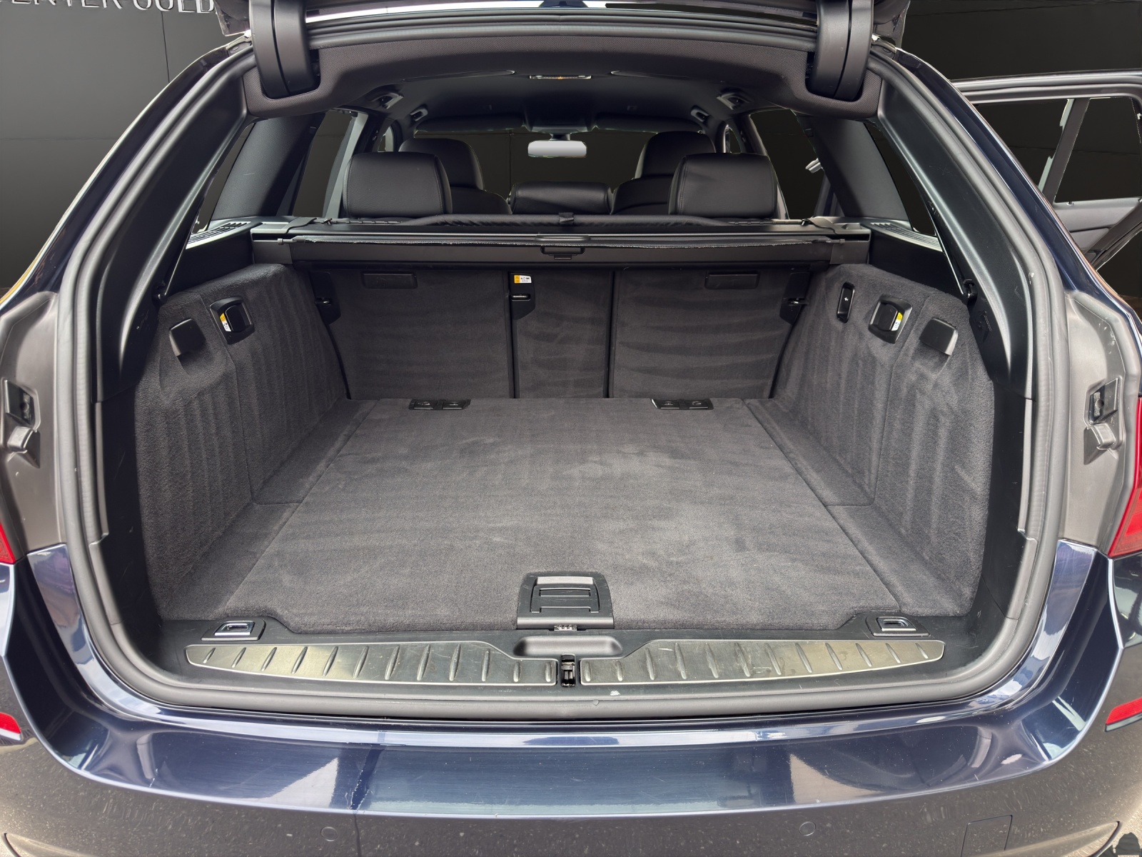 BMW 530d Touring Steptronic M Sport-image-15