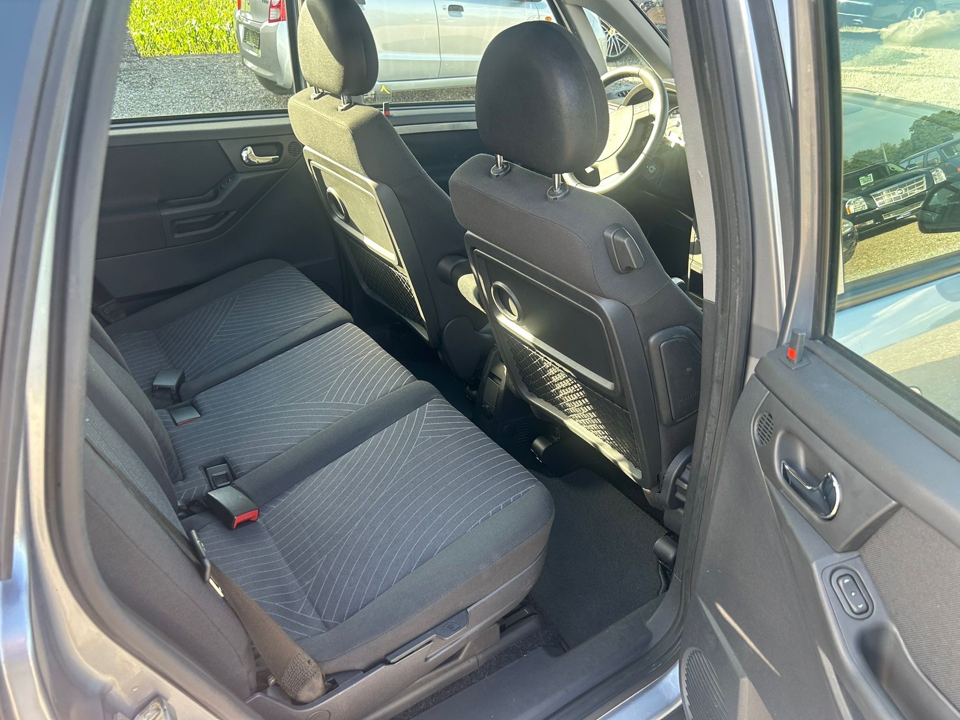 OPEL Meriva 1.8i 16V Enjoy-image-8