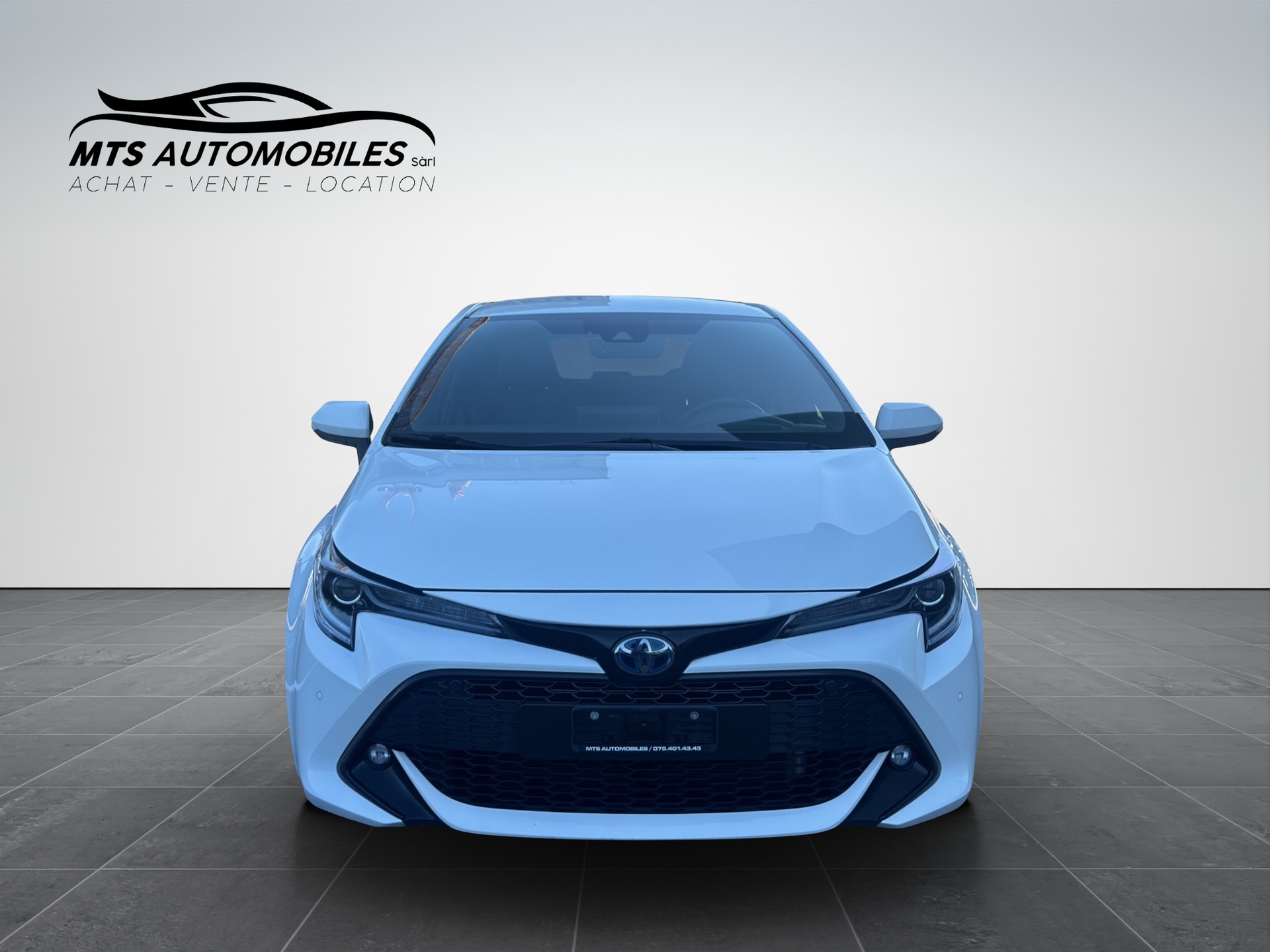 TOYOTA Corolla 1.8 HSD Trend e-CVT-image-1