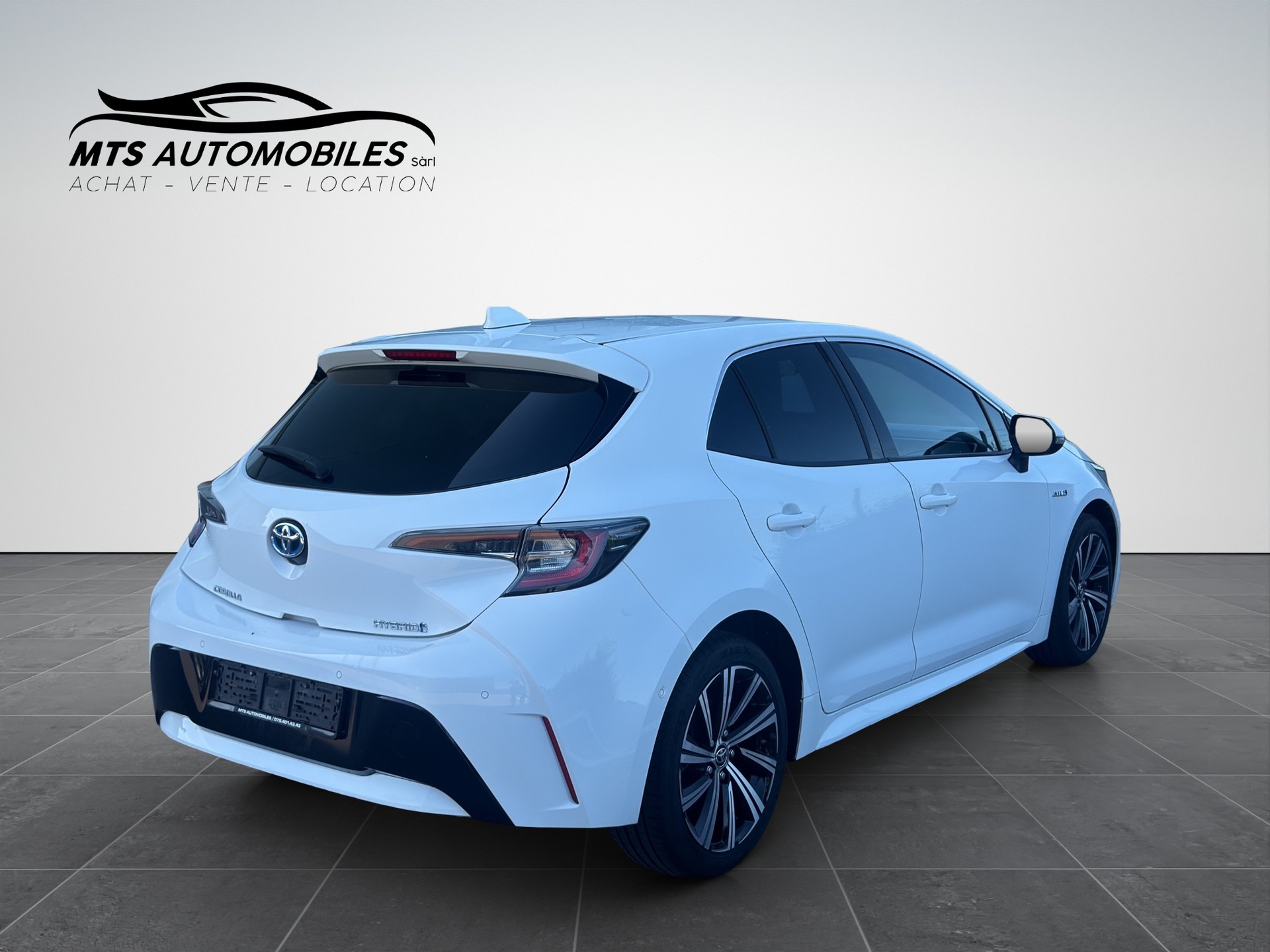TOYOTA Corolla 1.8 HSD Trend e-CVT-image-5