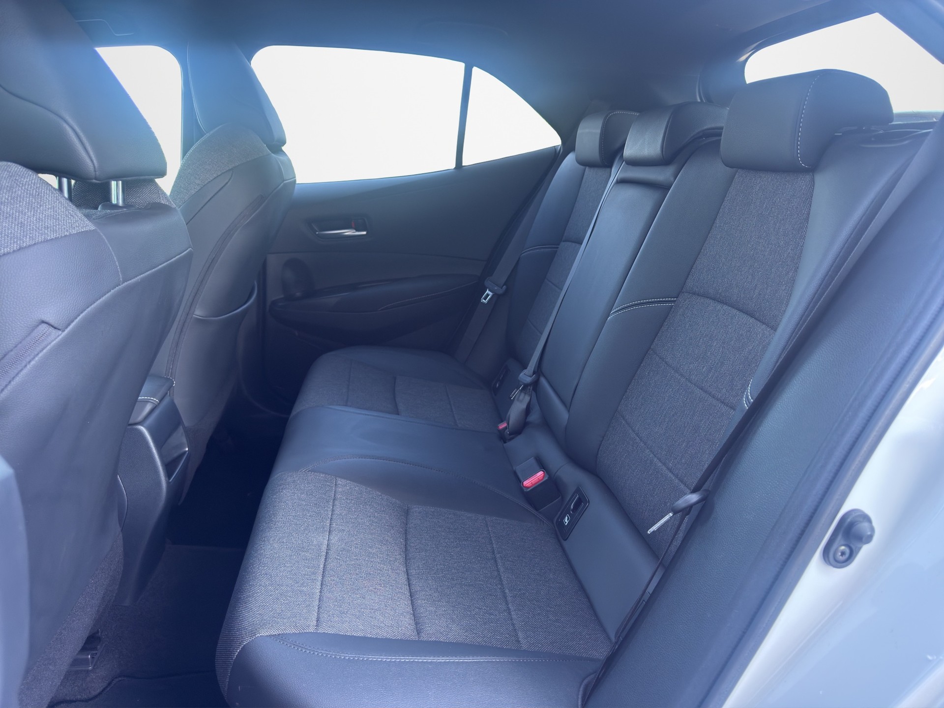 TOYOTA Corolla 1.8 HSD Trend e-CVT-image-9