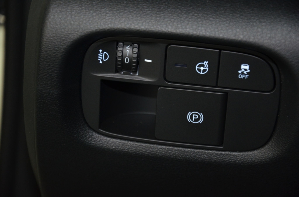 HYUNDAI Inster 49kWh Luxury-image-21