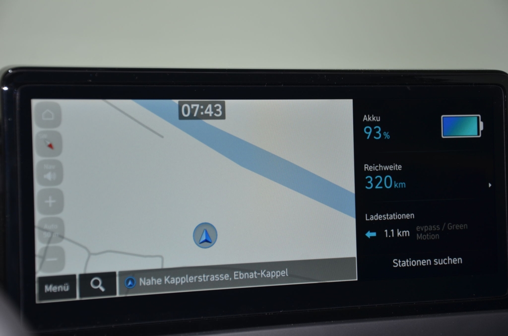 HYUNDAI Inster 49kWh Luxury-image-13
