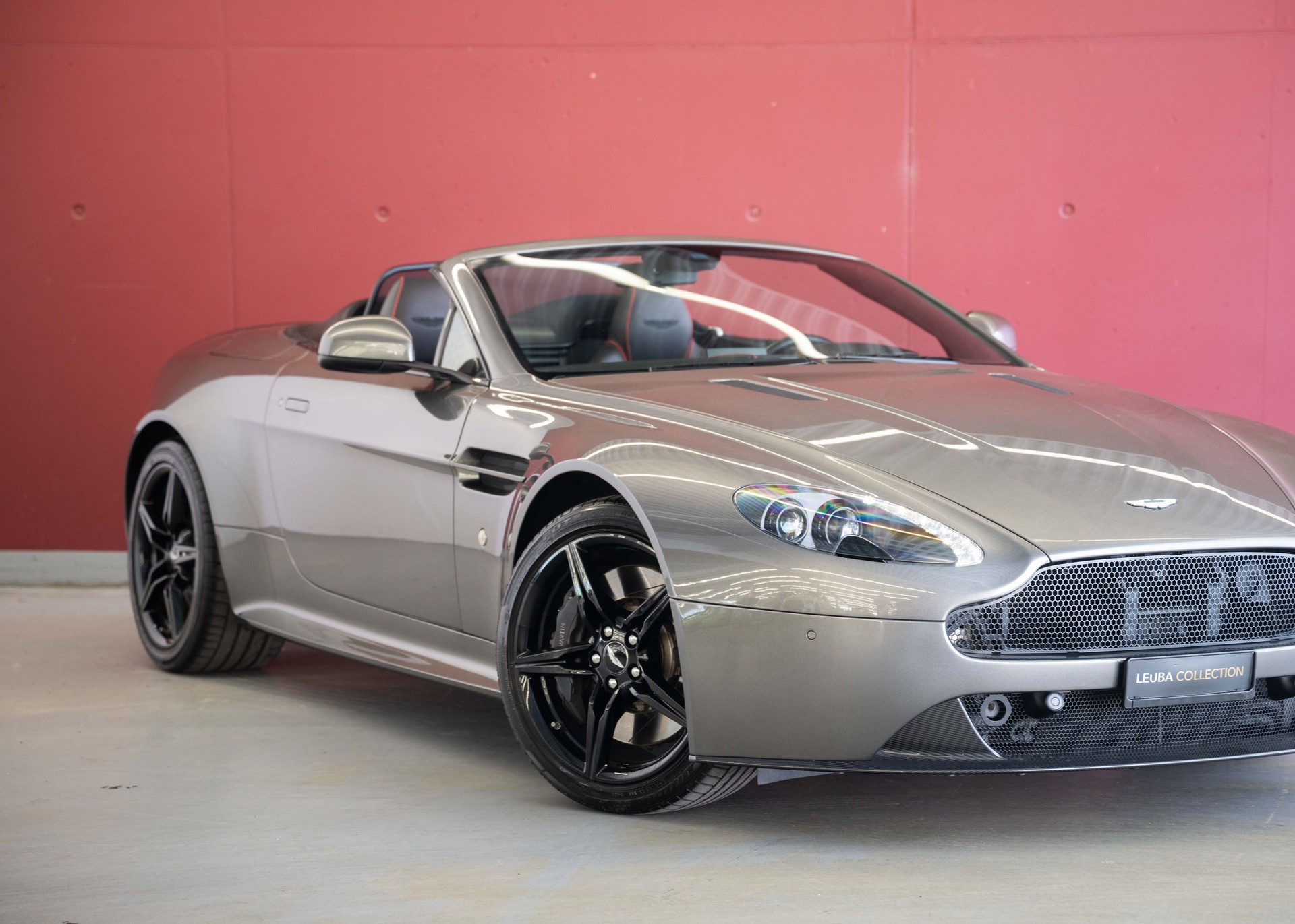 ASTON MARTIN V8 Vantage 4.7 S AMR Roadster 1 of 200 (1st hand Swiss car, mint condition, full Aston Martin service history)-image-10