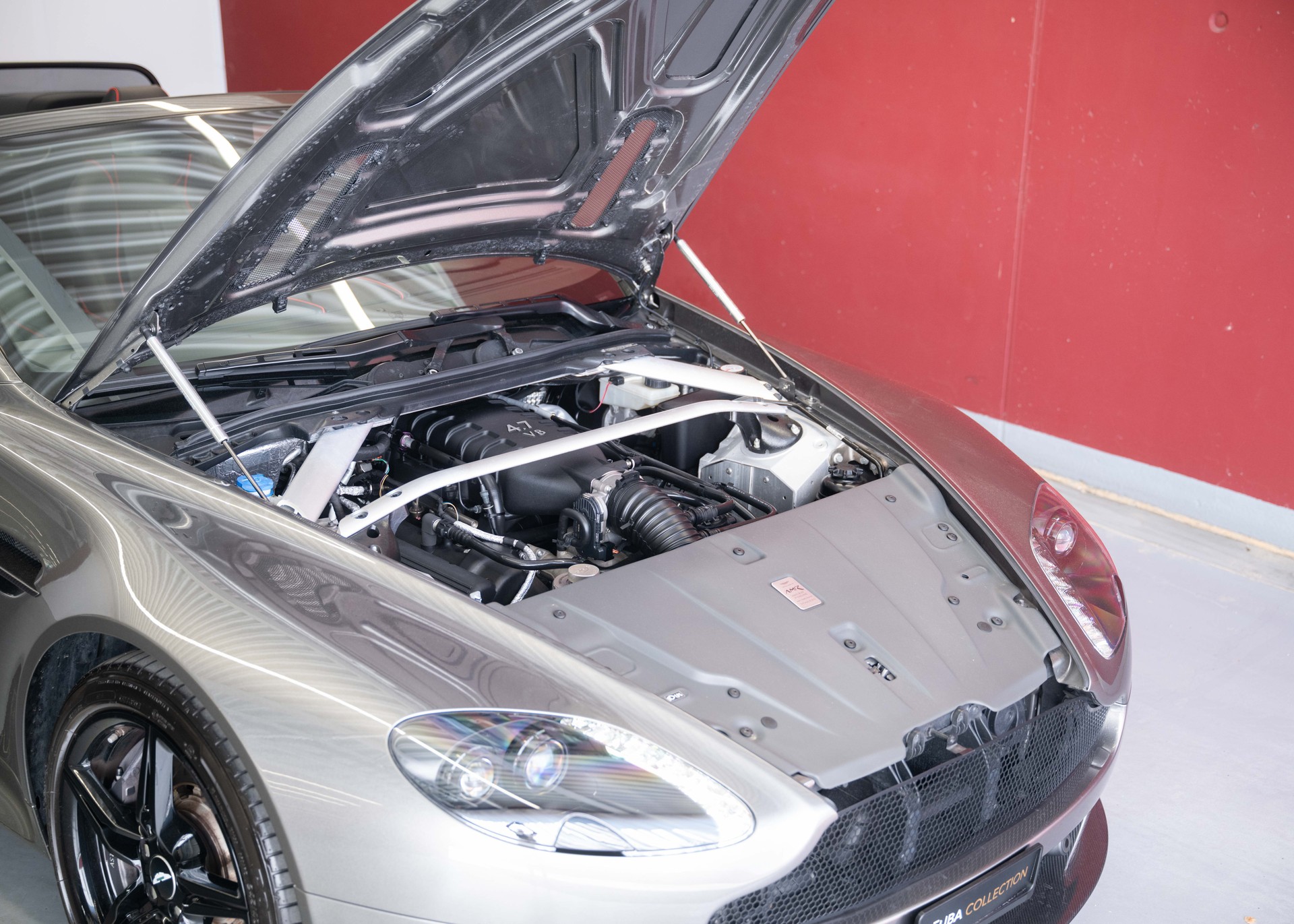 ASTON MARTIN V8 Vantage 4.7 S AMR Roadster 1 of 200 (1st hand Swiss car, mint condition, full Aston Martin service history)-image-16