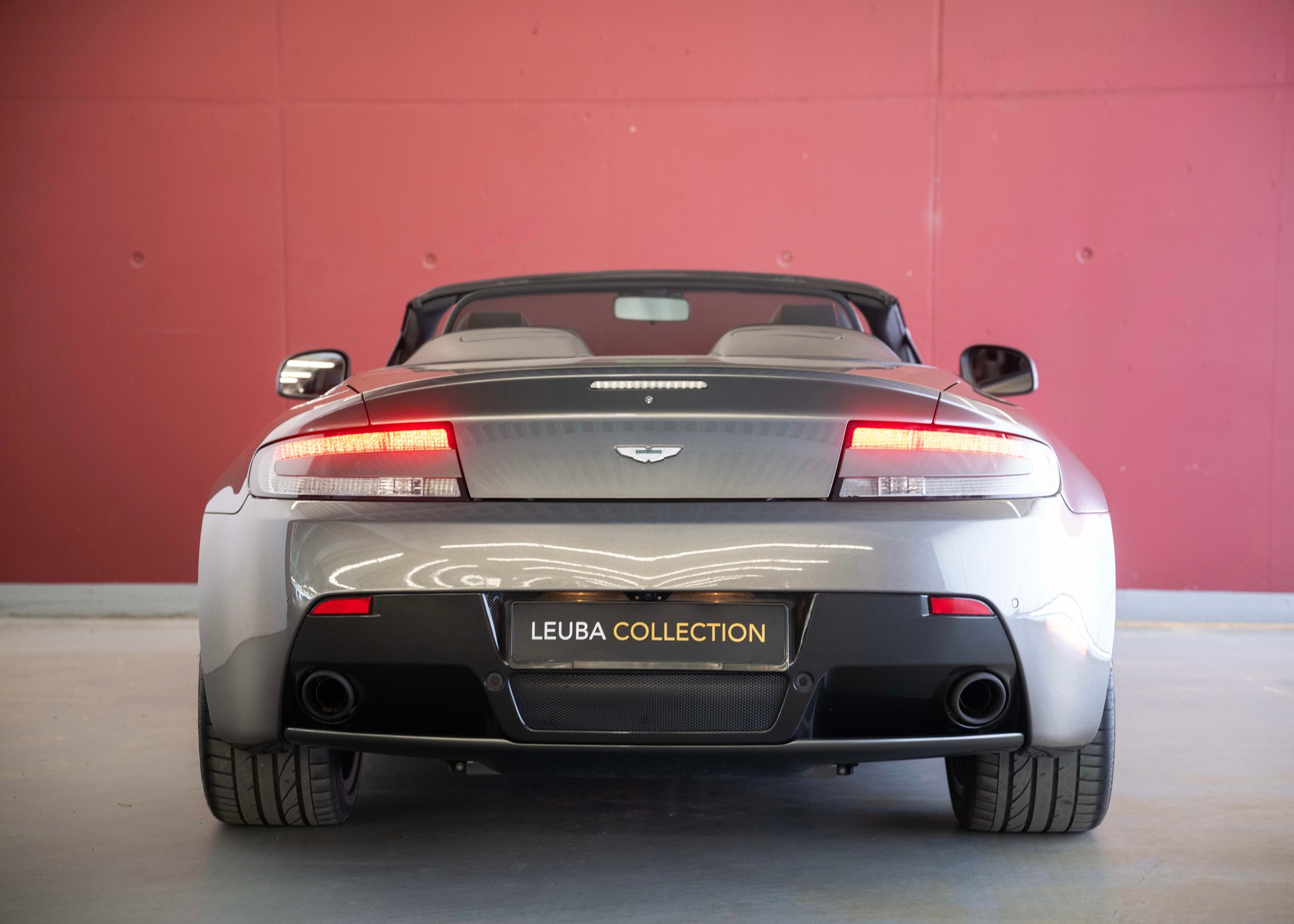 ASTON MARTIN V8 Vantage 4.7 S AMR Roadster 1 of 200 (1st hand Swiss car, mint condition, full Aston Martin service history)-showroom-element-3