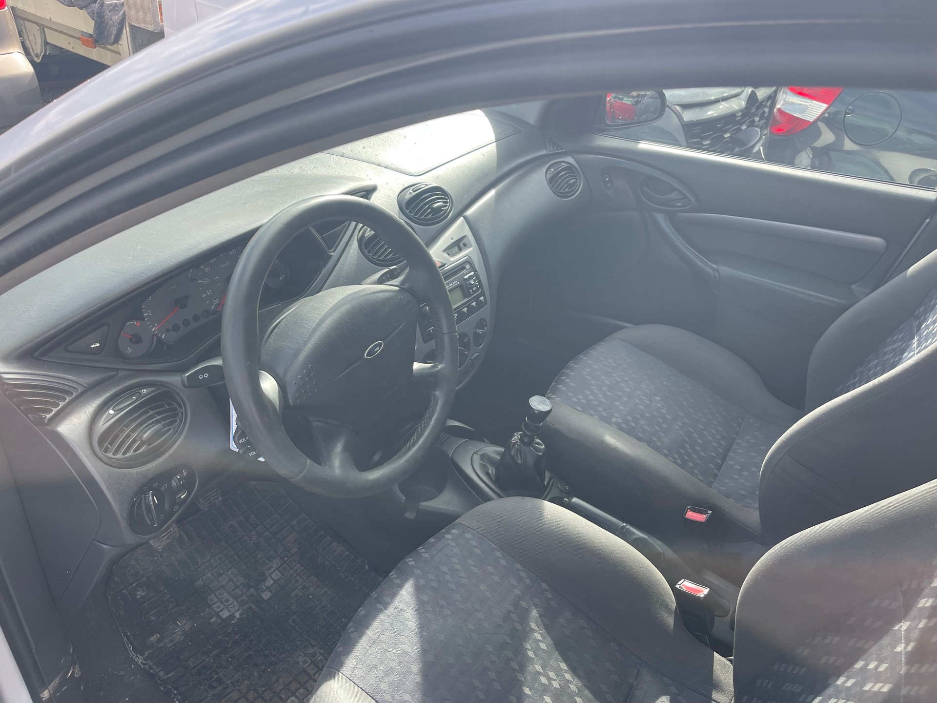 FORD Focus 2.0i 16V Trend Titan-image-4