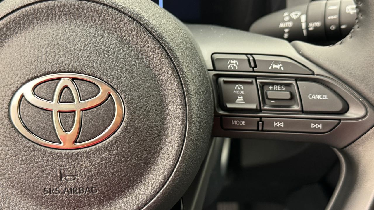 TOYOTA Yaris 1.5 Sport e-CVT-image-9