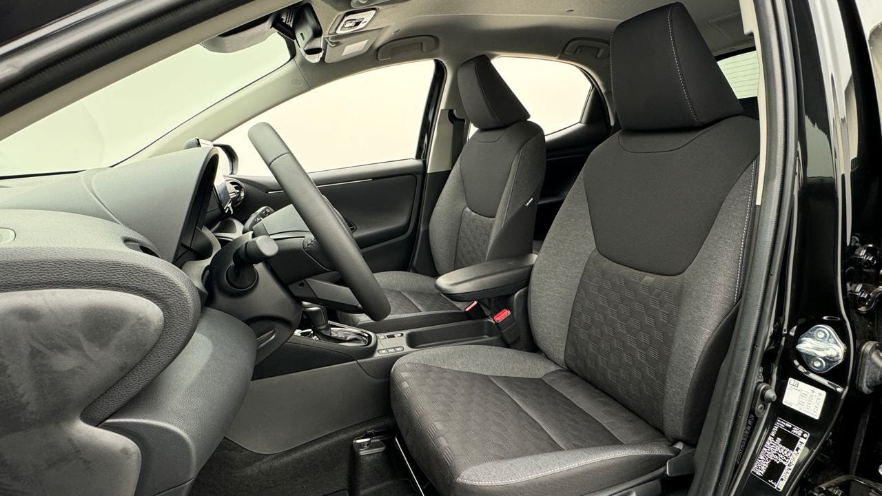 TOYOTA Yaris 1.5 Sport e-CVT-image-4