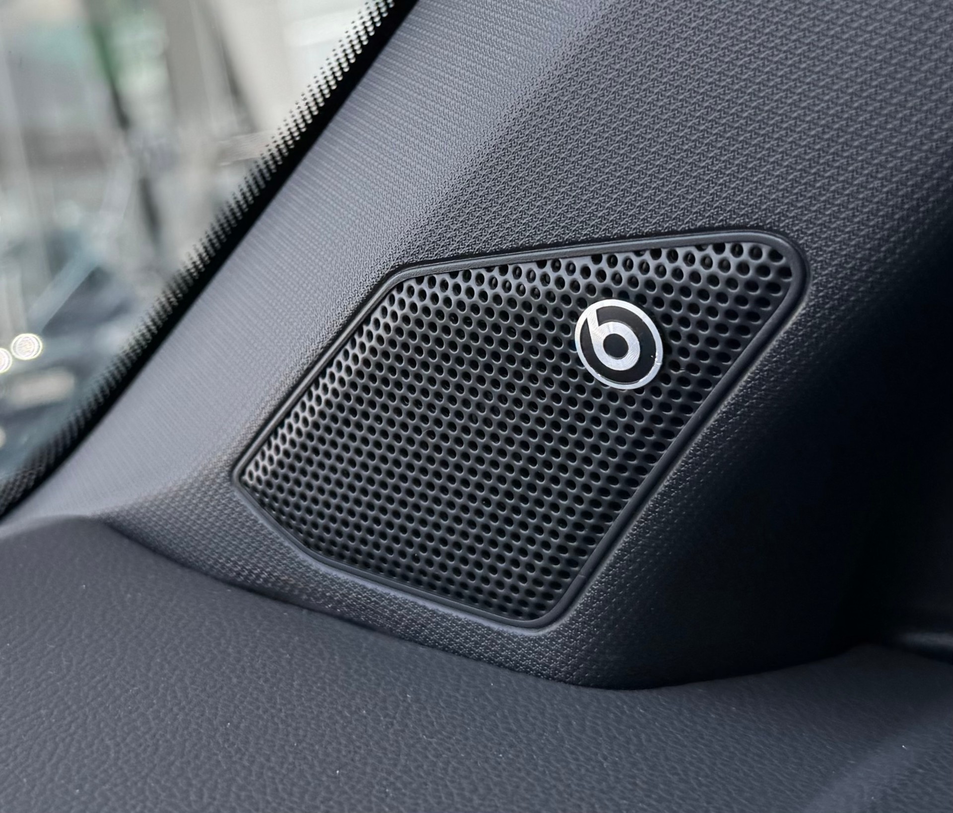 VW T-Roc 2.0 TSI R DSG 4Motion "Akrapovic"-image-21