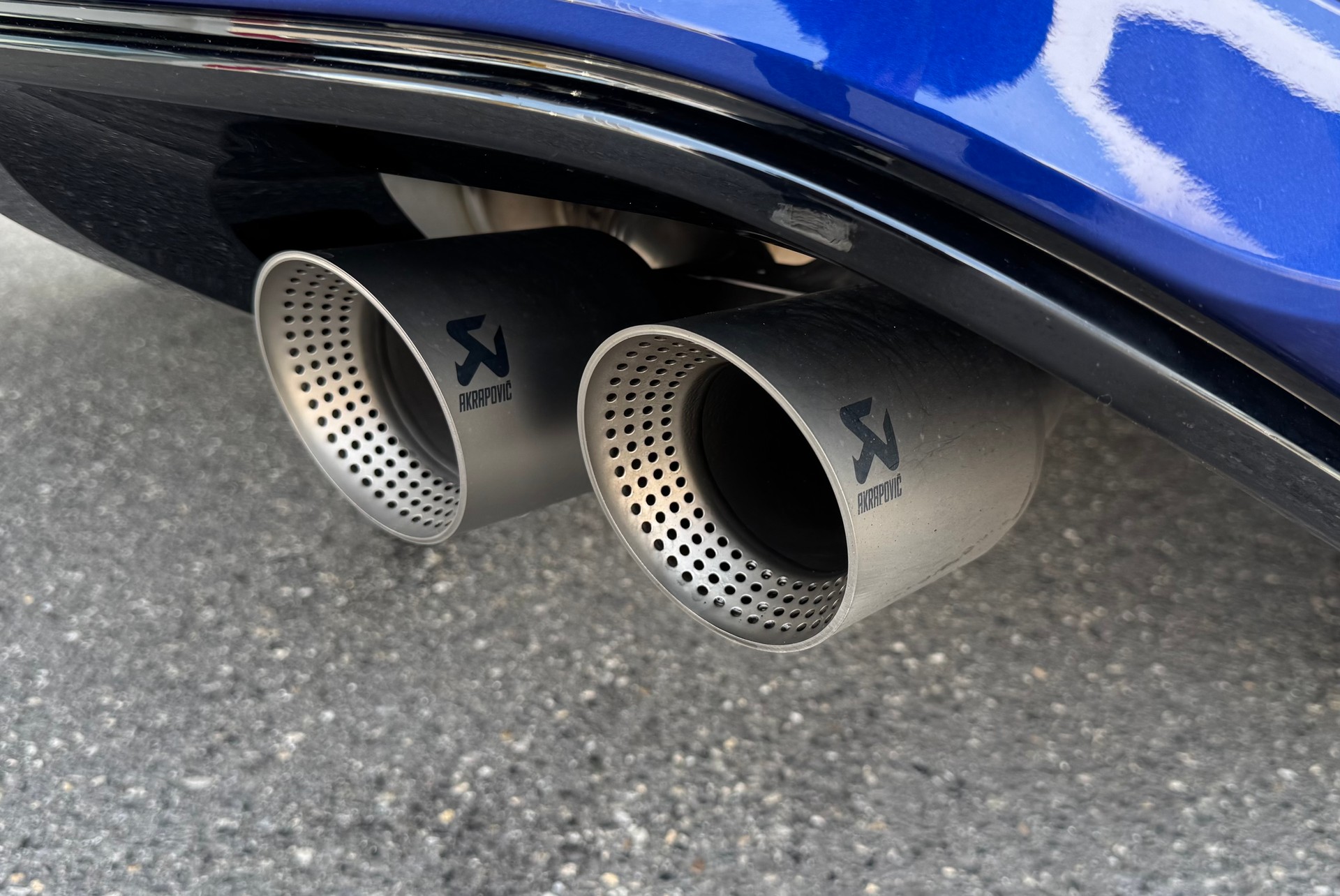 VW T-Roc 2.0 TSI R DSG 4Motion "Akrapovic"-image-5