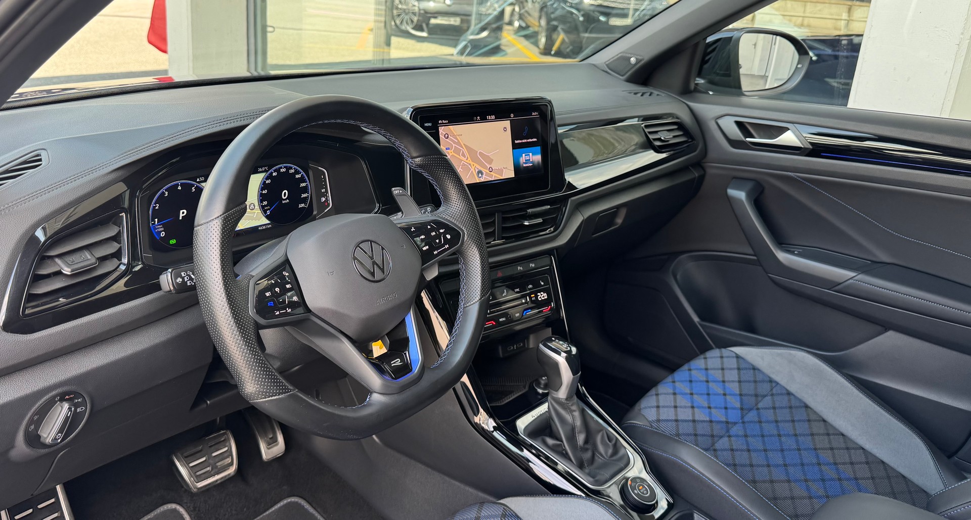 VW T-Roc 2.0 TSI R DSG 4Motion "Akrapovic"-image-7
