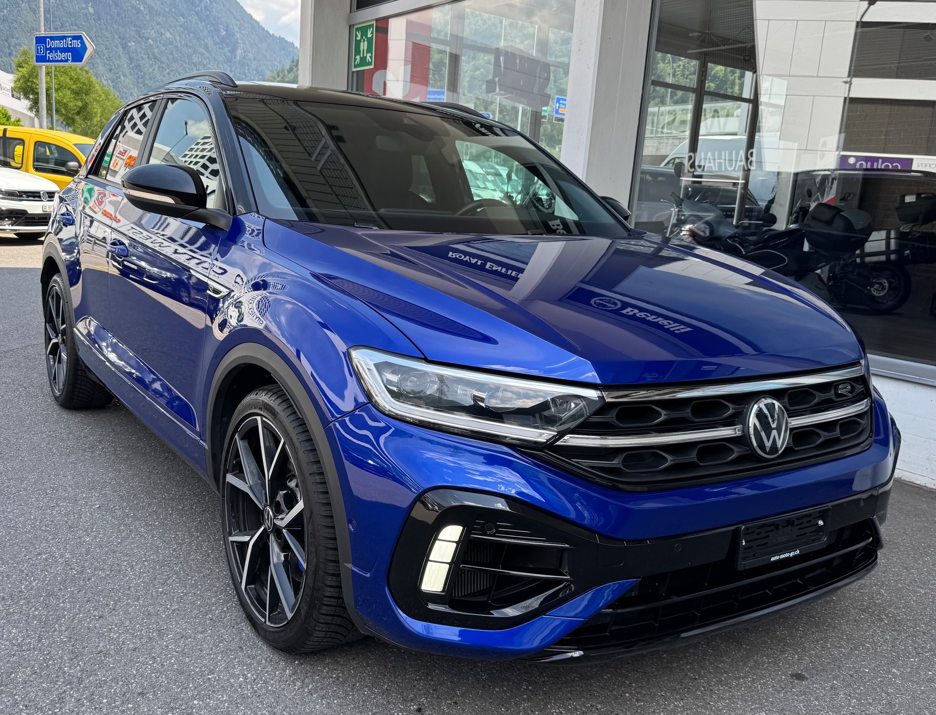 VW T-Roc 2.0 TSI R DSG 4Motion "Akrapovic"-image-0
