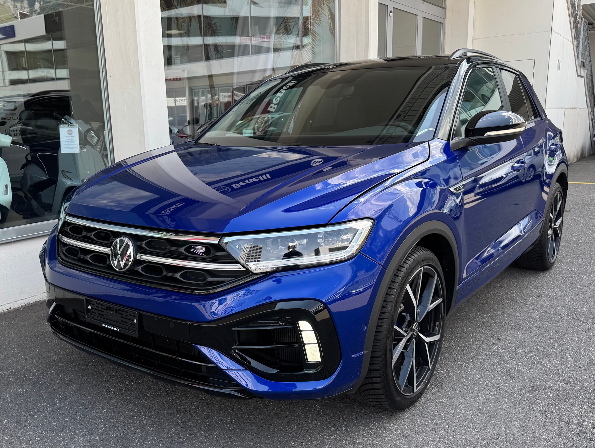 VW T-Roc 2.0 TSI R DSG 4Motion "Akrapovic"-image-6
