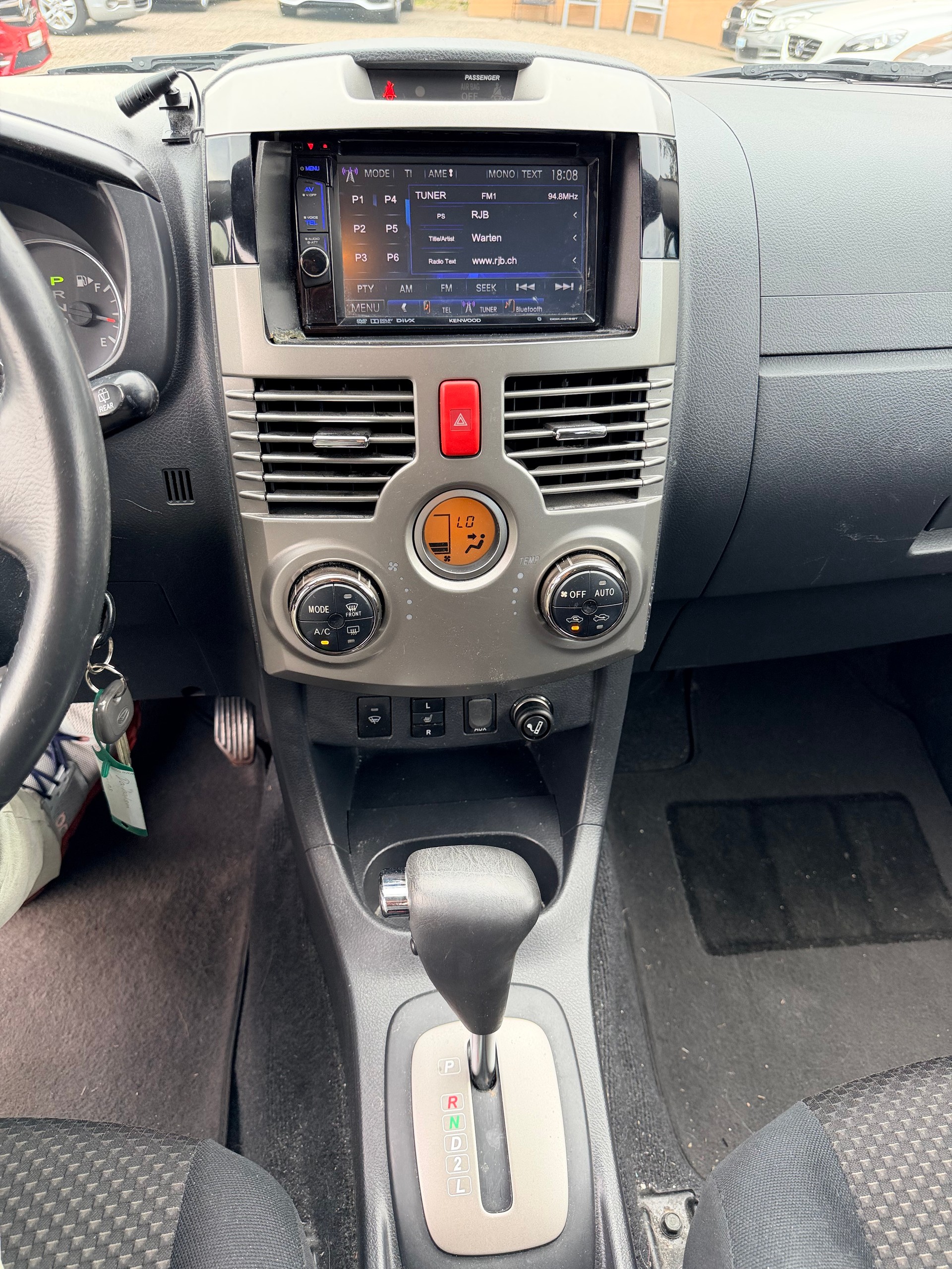 DAIHATSU Terios 1.5 16V SX Noblesse 4WD Automatic-image-12
