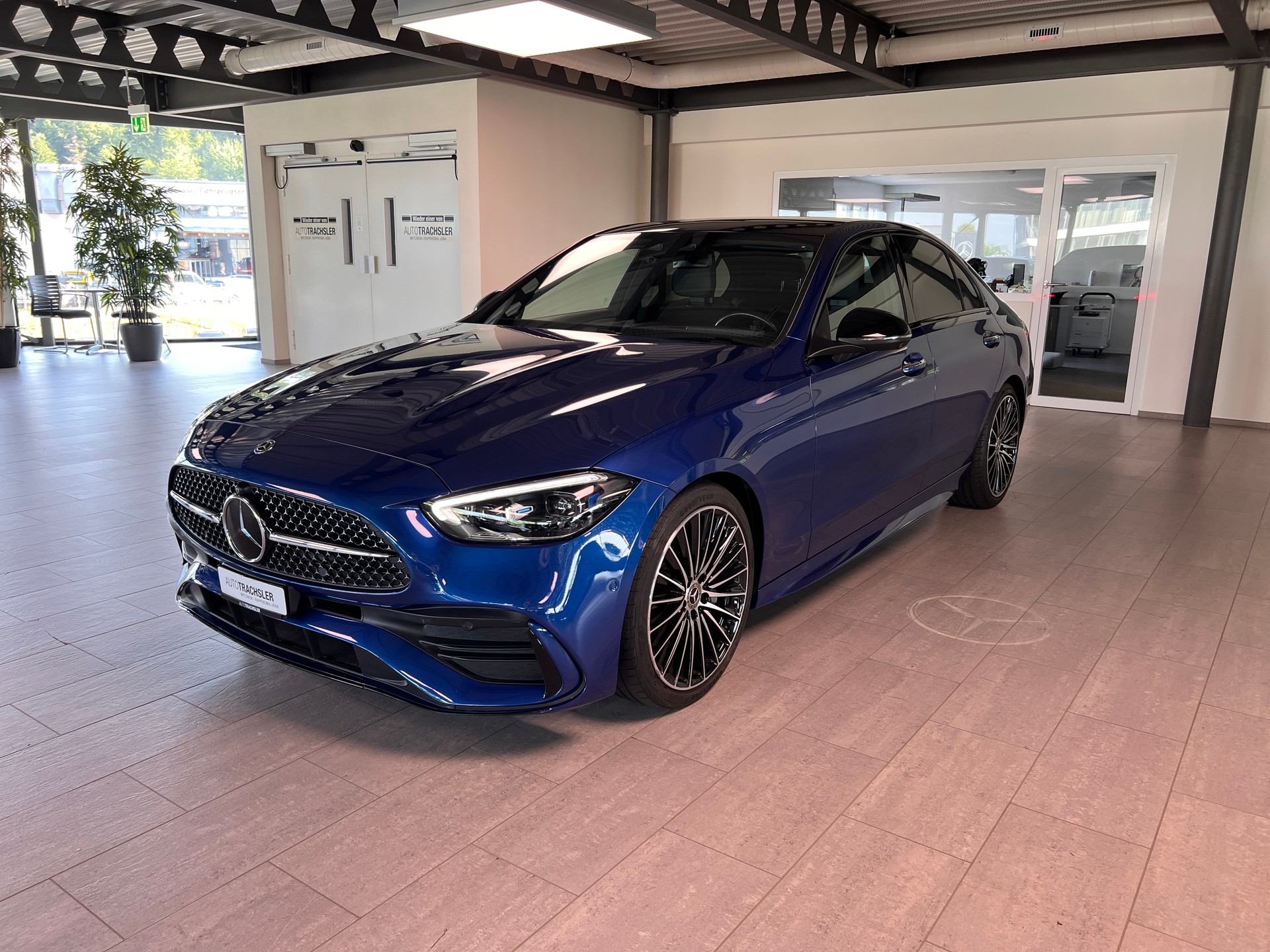 MERCEDES-BENZ C 300 AMG Line 4Matic 9G-Tronic-image-3