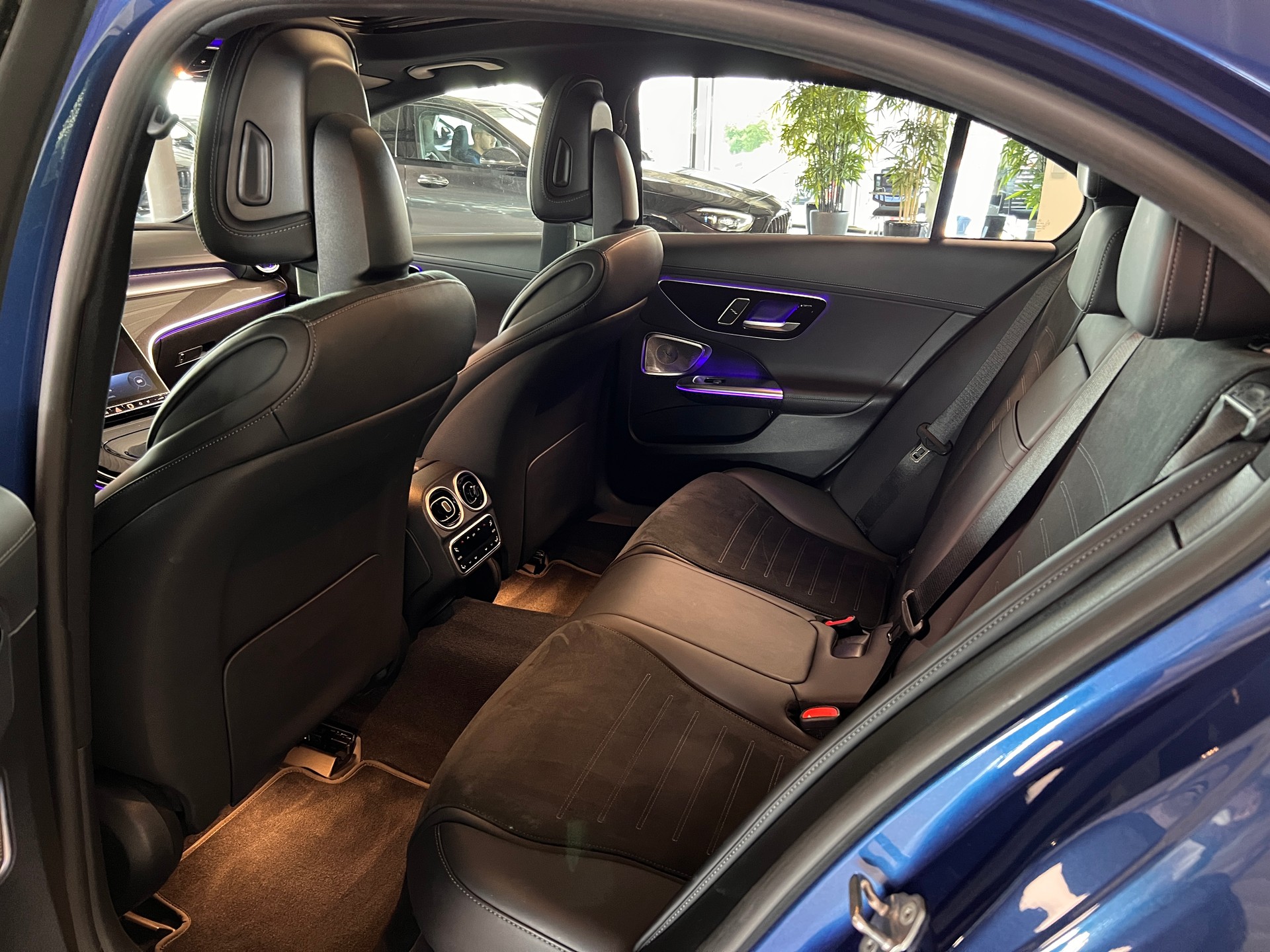MERCEDES-BENZ C 300 AMG Line 4Matic 9G-Tronic-image-7