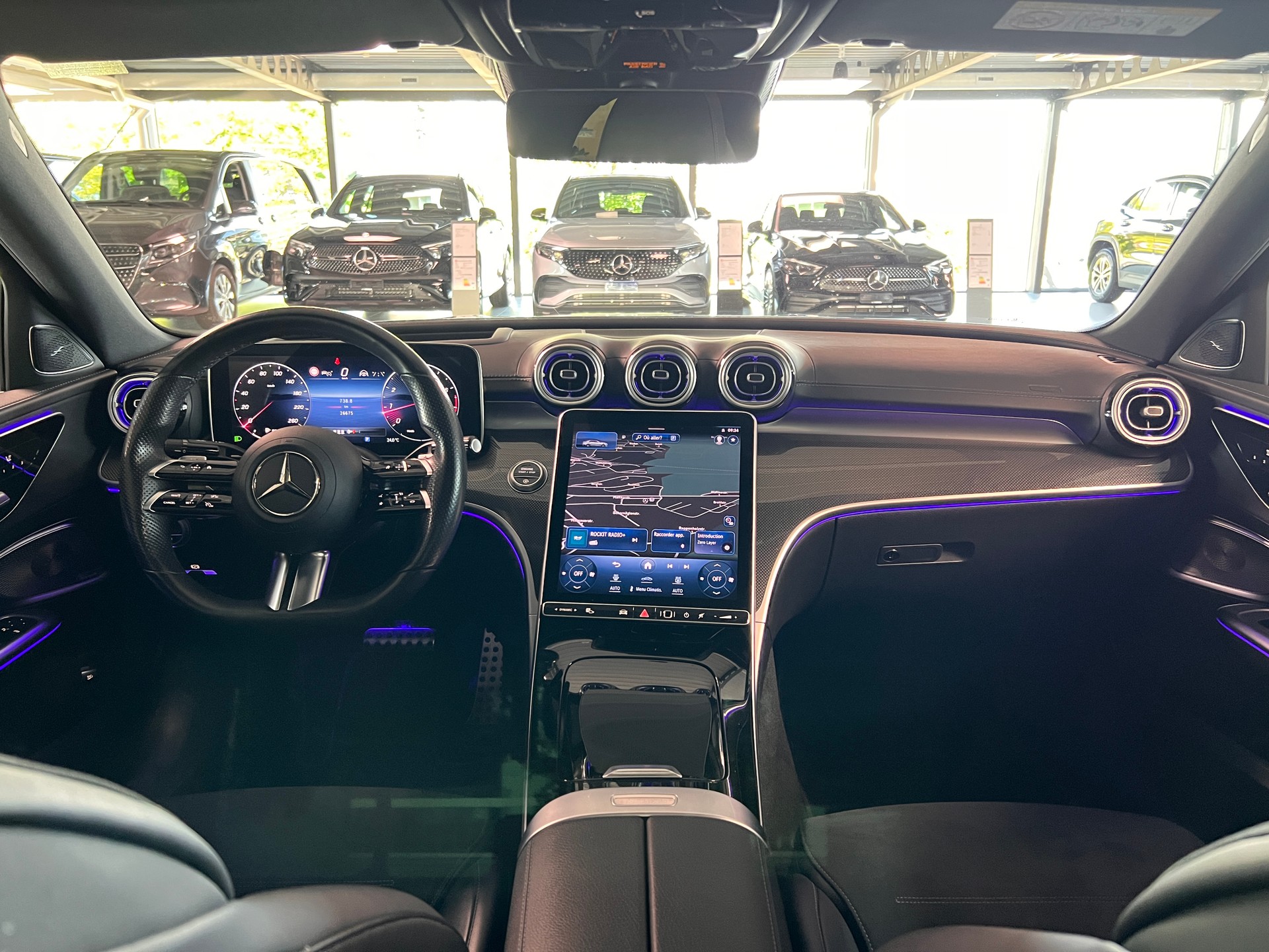 MERCEDES-BENZ C 300 AMG Line 4Matic 9G-Tronic-image-10