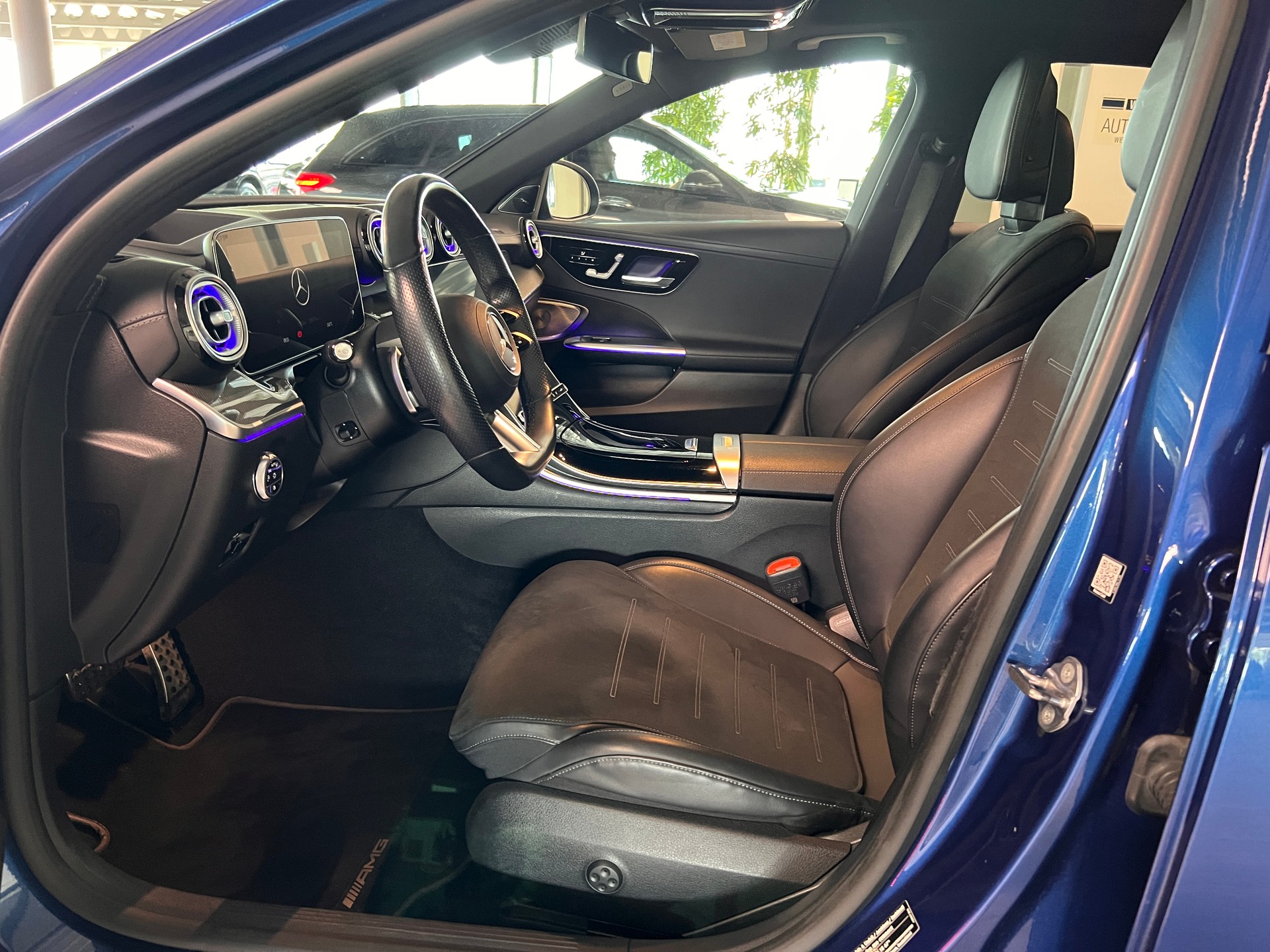 MERCEDES-BENZ C 300 AMG Line 4Matic 9G-Tronic-image-8
