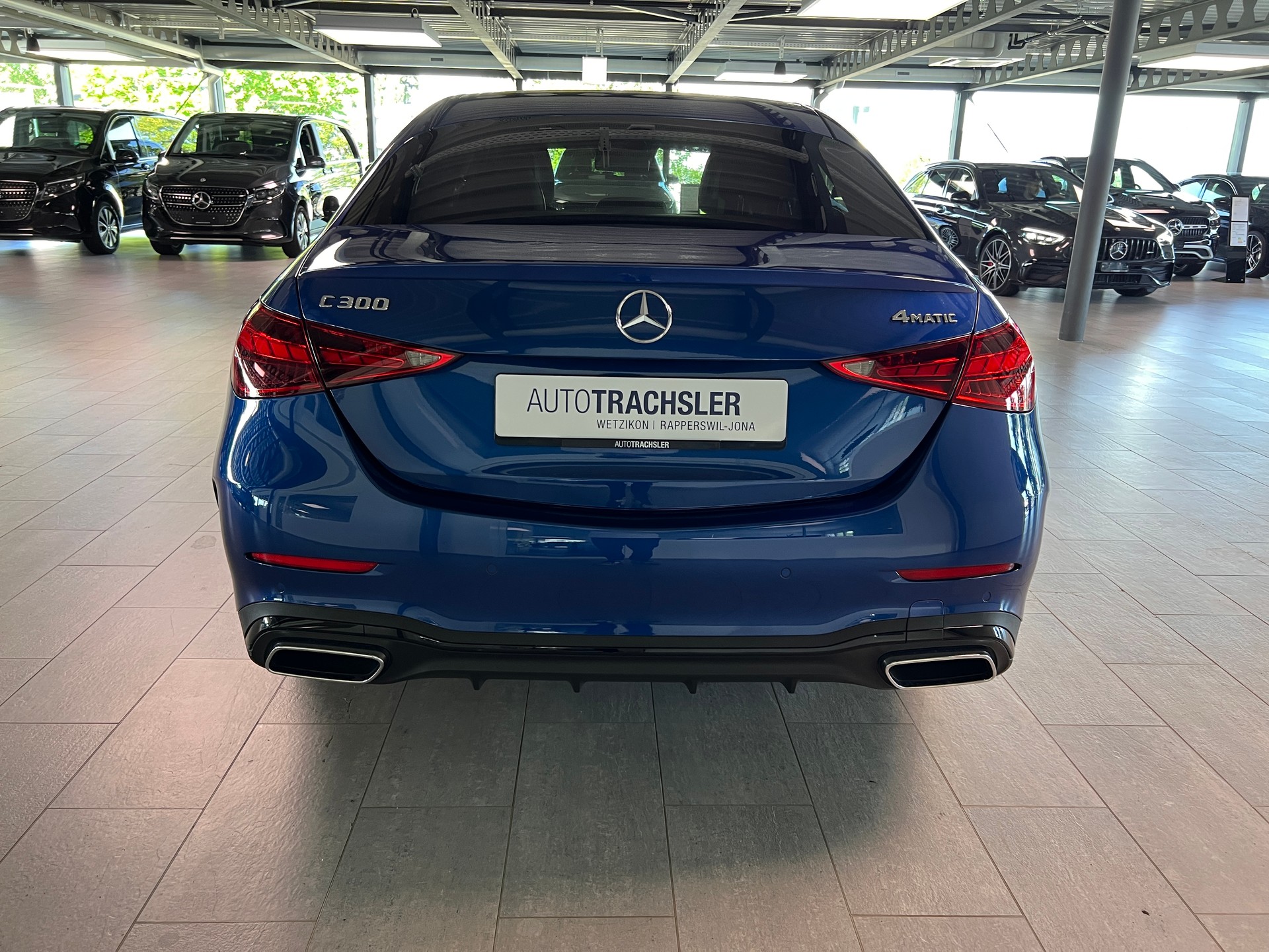 MERCEDES-BENZ C 300 AMG Line 4Matic 9G-Tronic-image-4