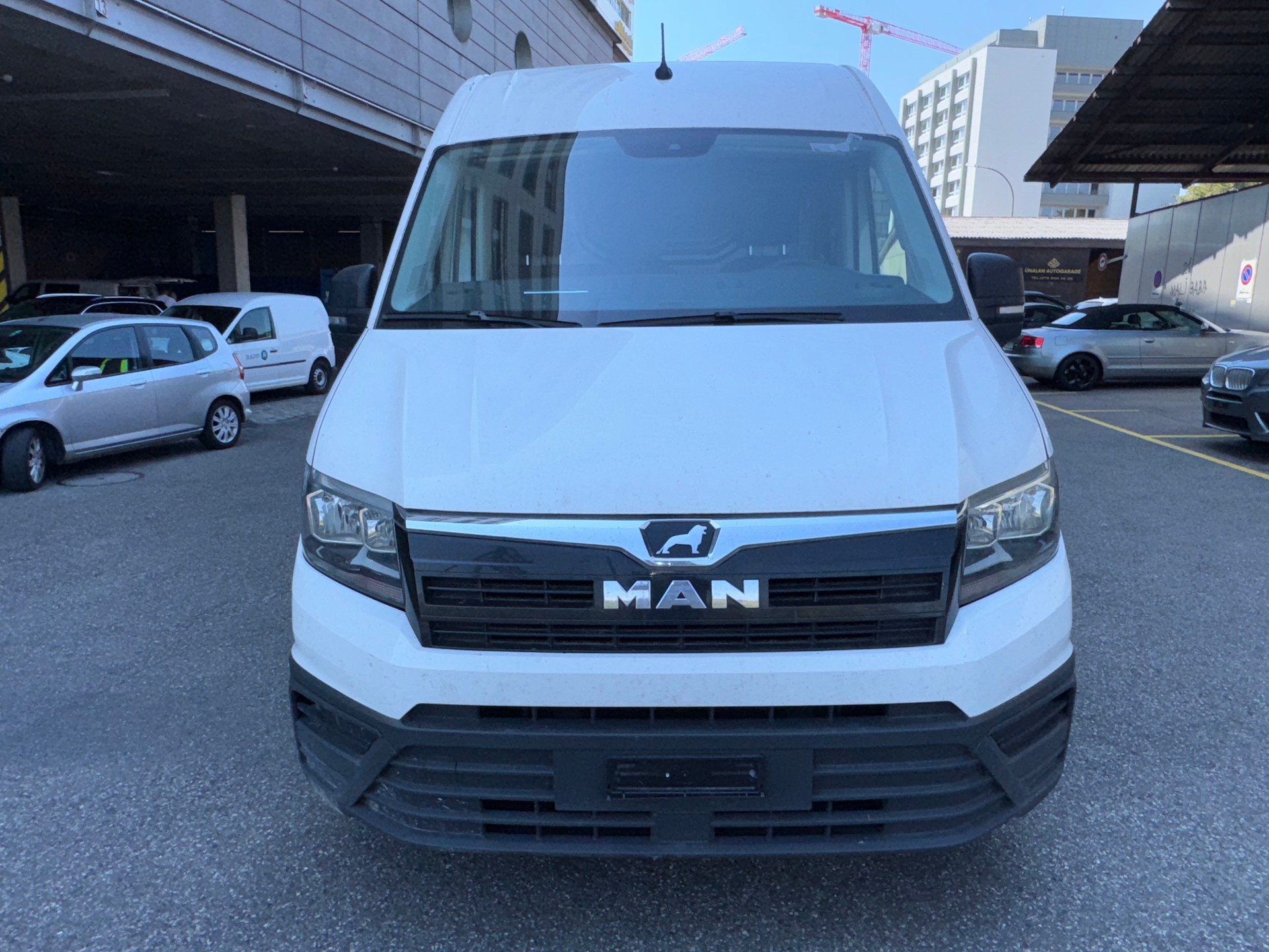 MAN 5900-image-5