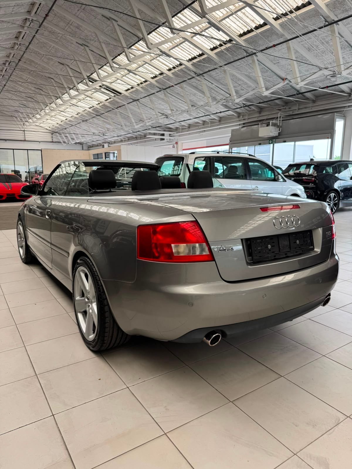 AUDI A4 Cabriolet 3.0 quattro-showroom-element-3