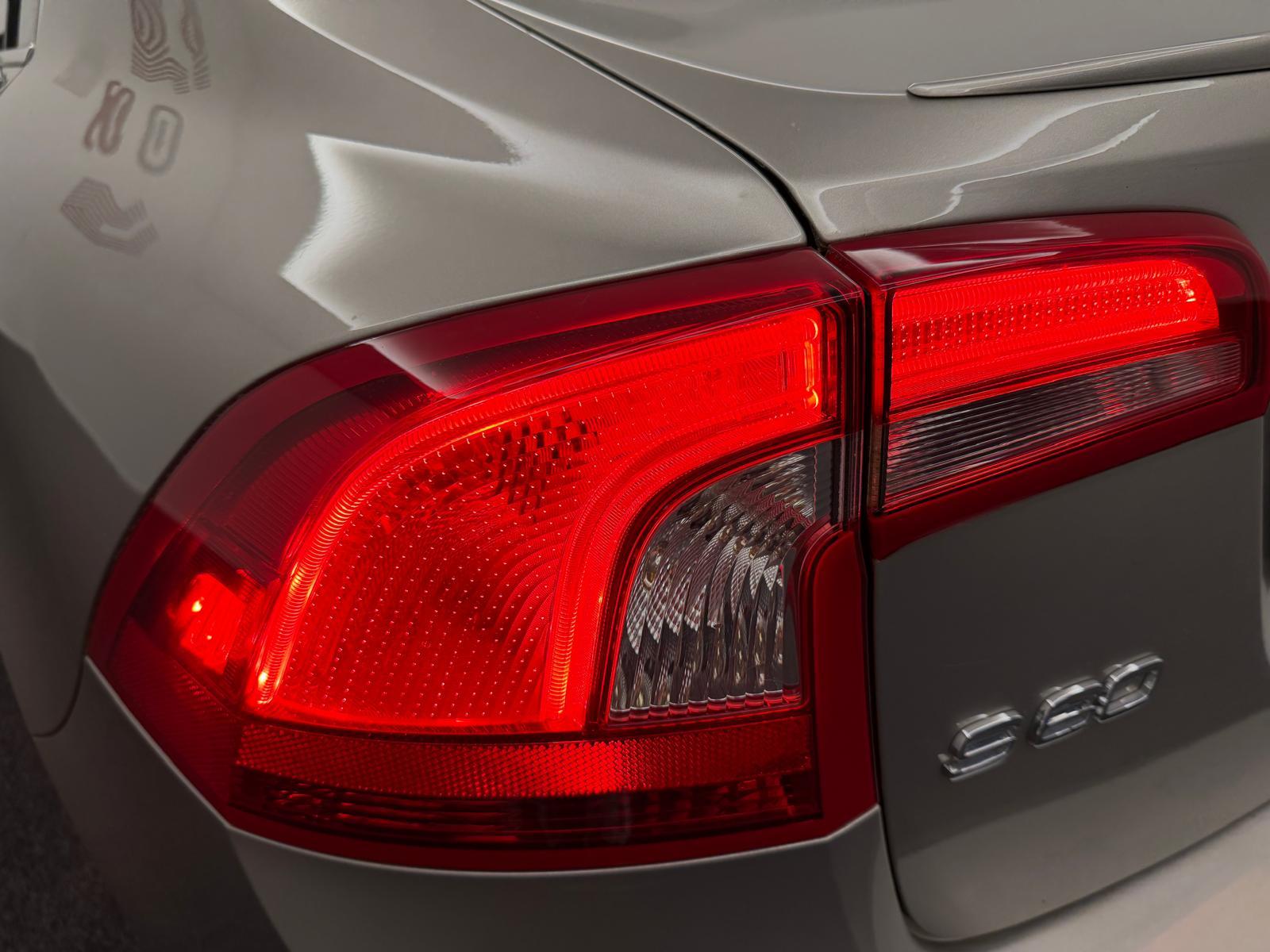 VOLVO S60 3.0 T6 Summum AWD-image-8