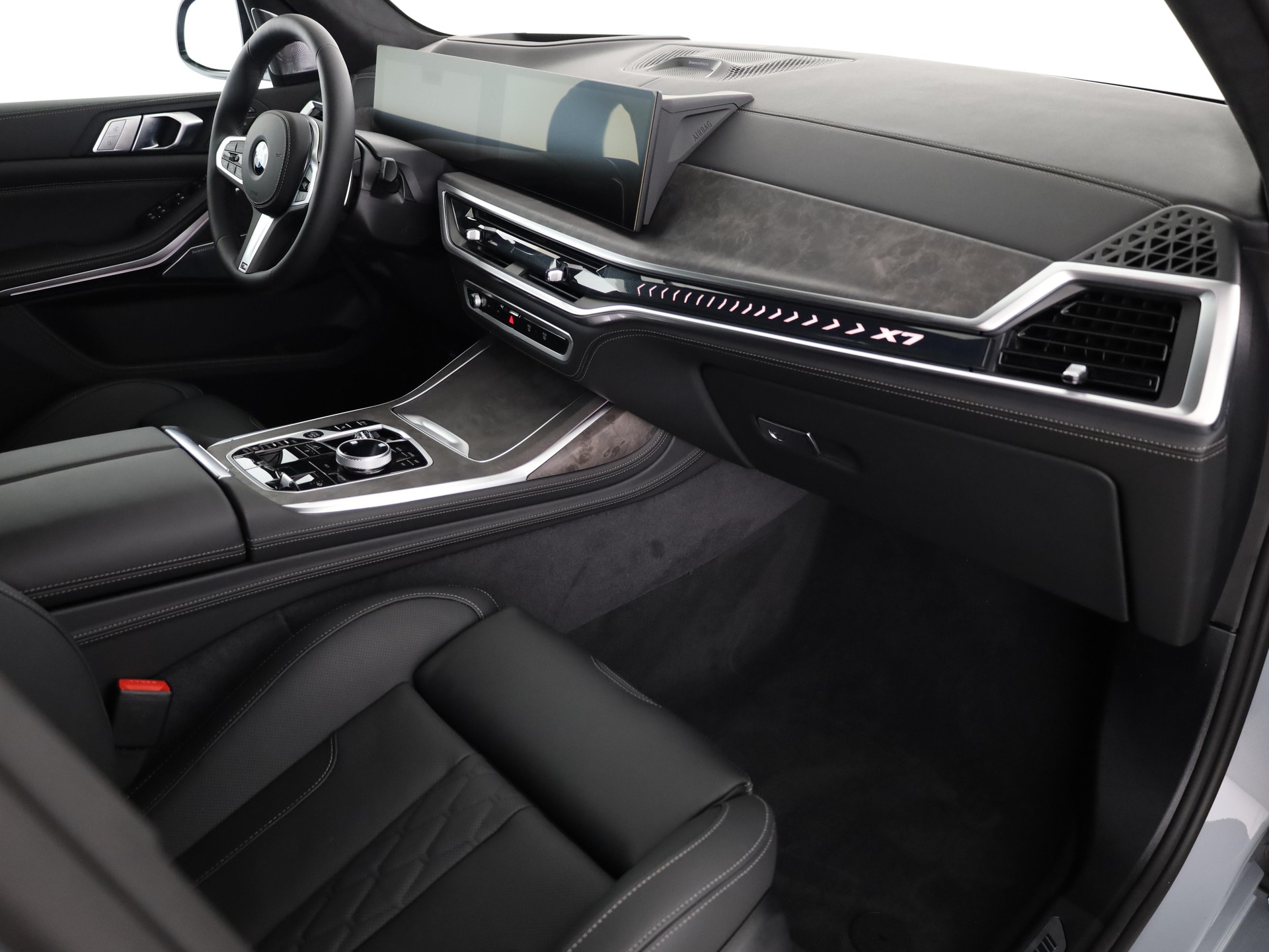 BMW X7 40d xDrive-image-16