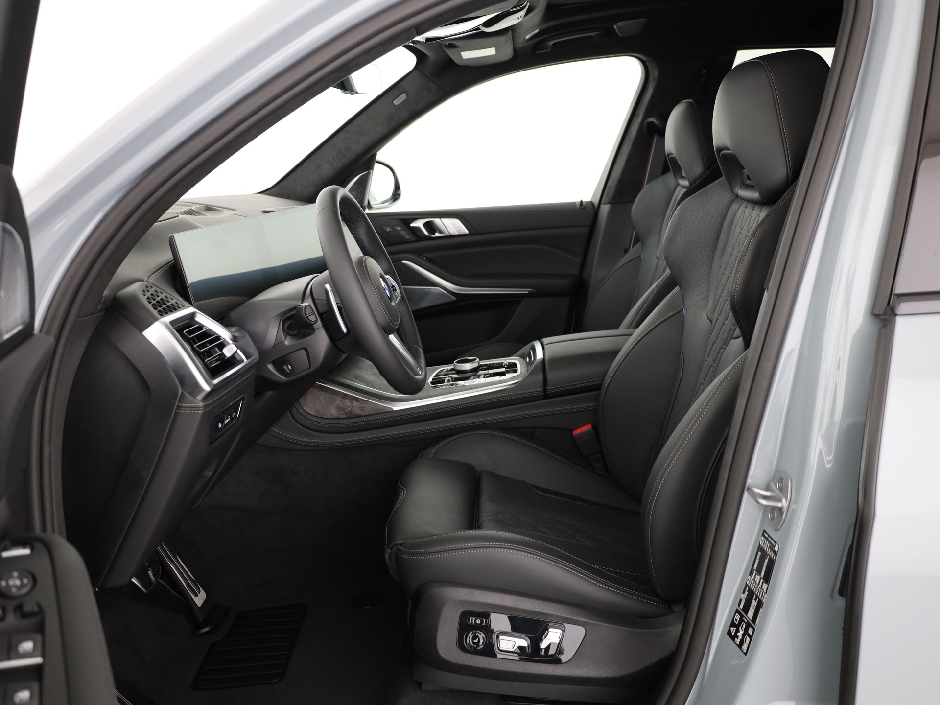BMW X7 40d xDrive-image-14