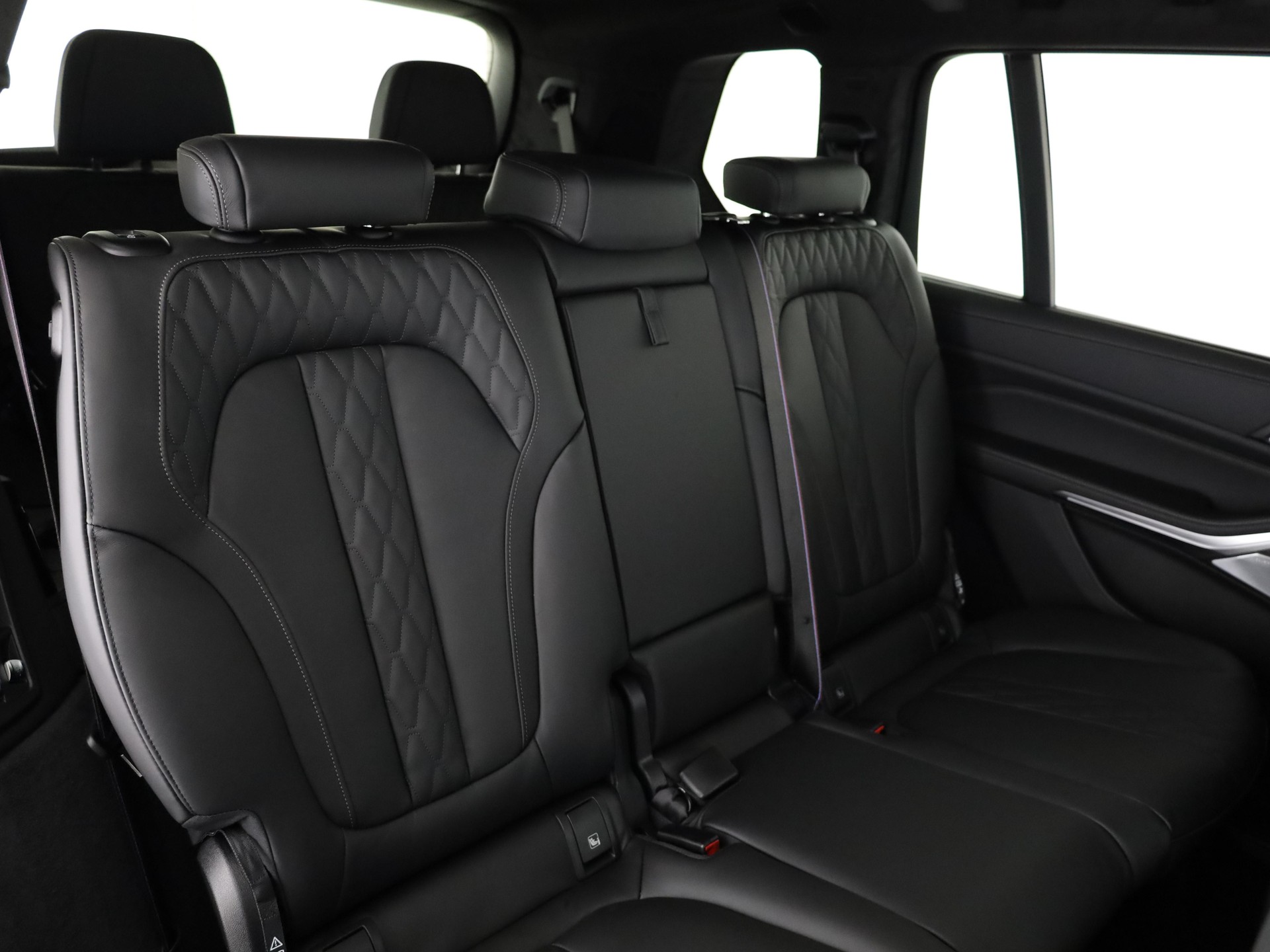 BMW X7 40d xDrive-image-17