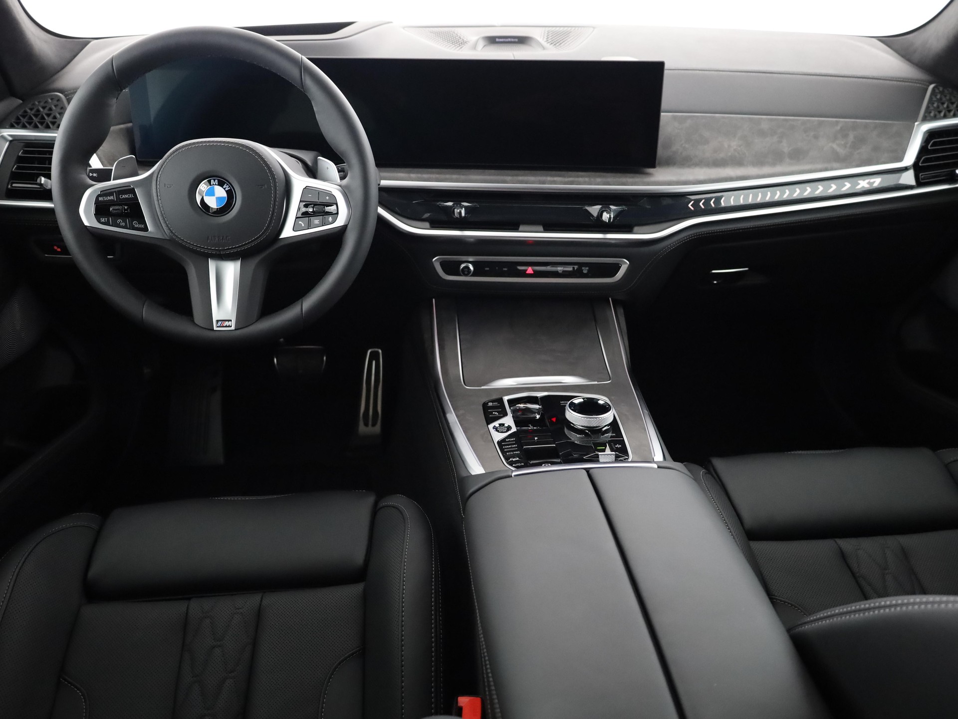 BMW X7 40d xDrive-image-18