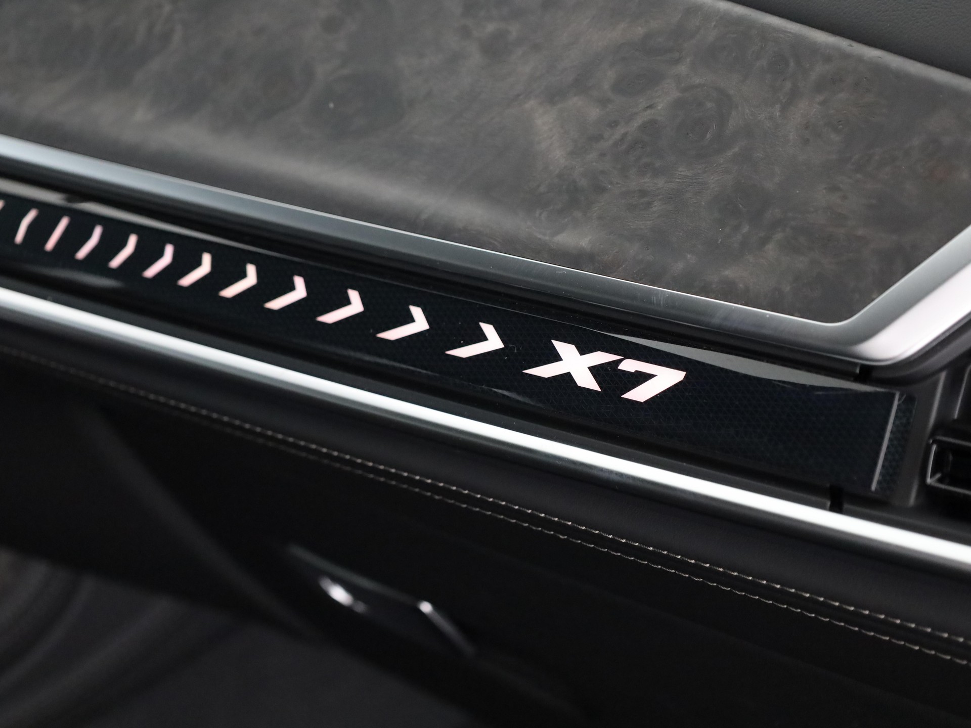 BMW X7 40d xDrive-image-15