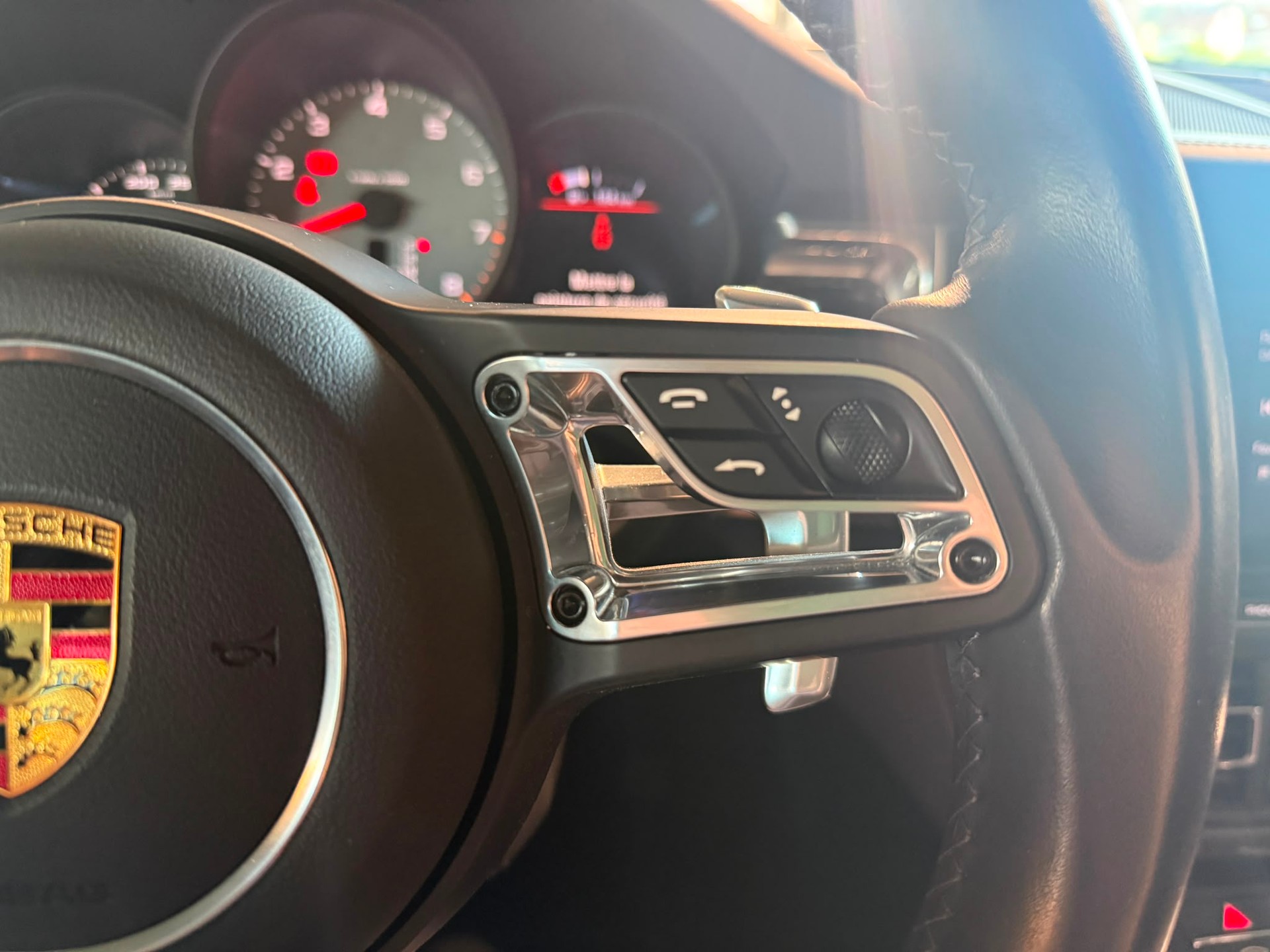 PORSCHE Macan S PDK-image-16