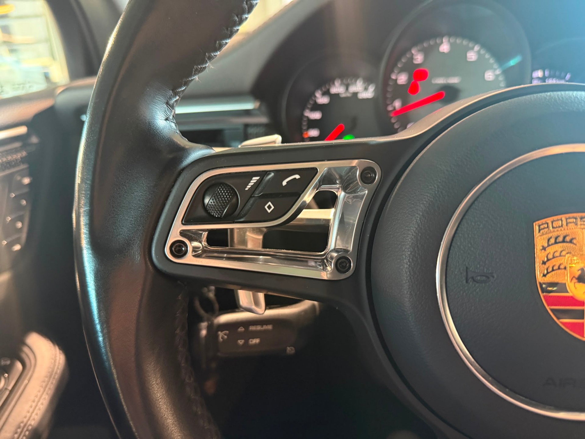 PORSCHE Macan S PDK-image-15