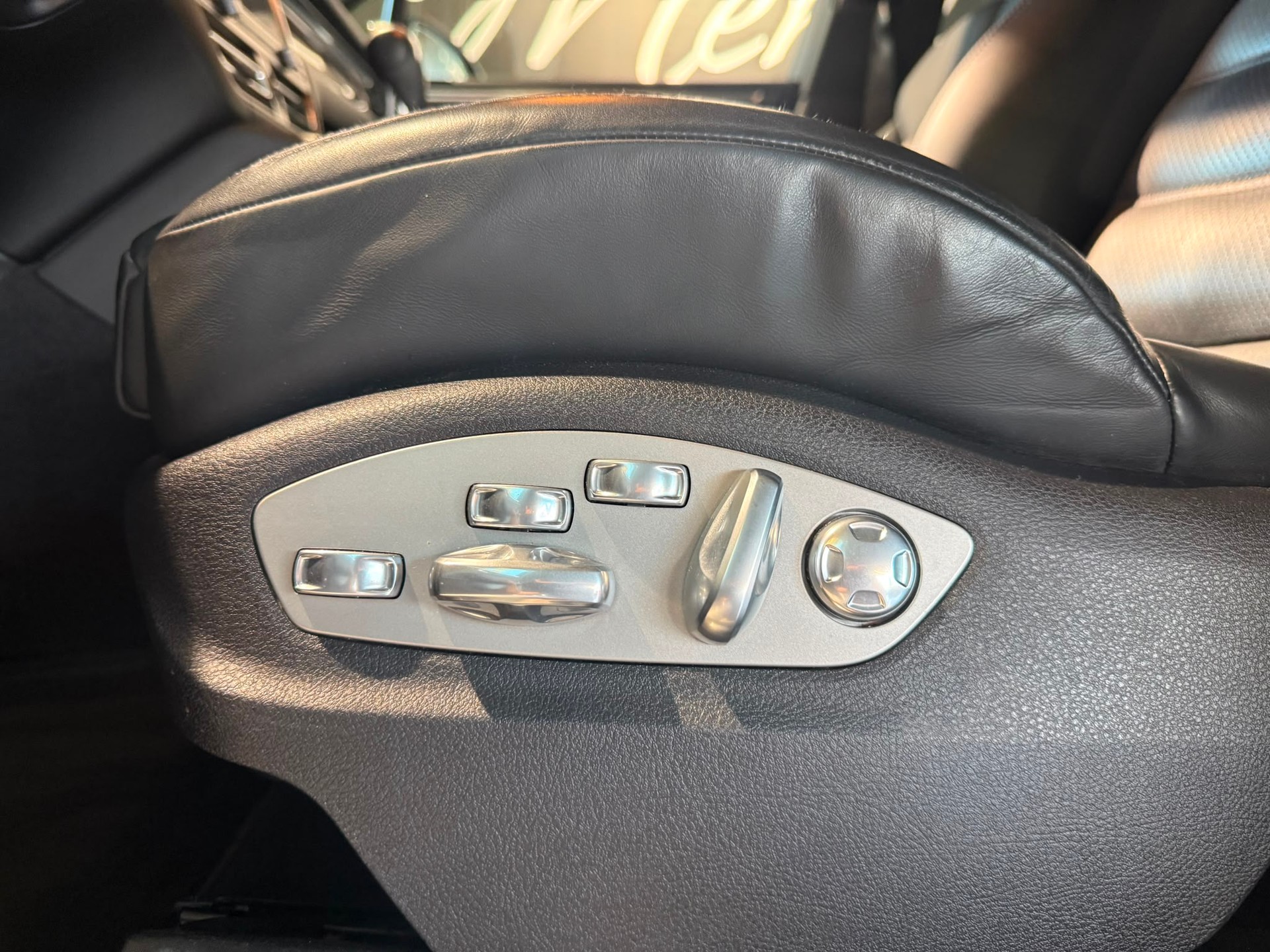 PORSCHE Macan S PDK-image-7