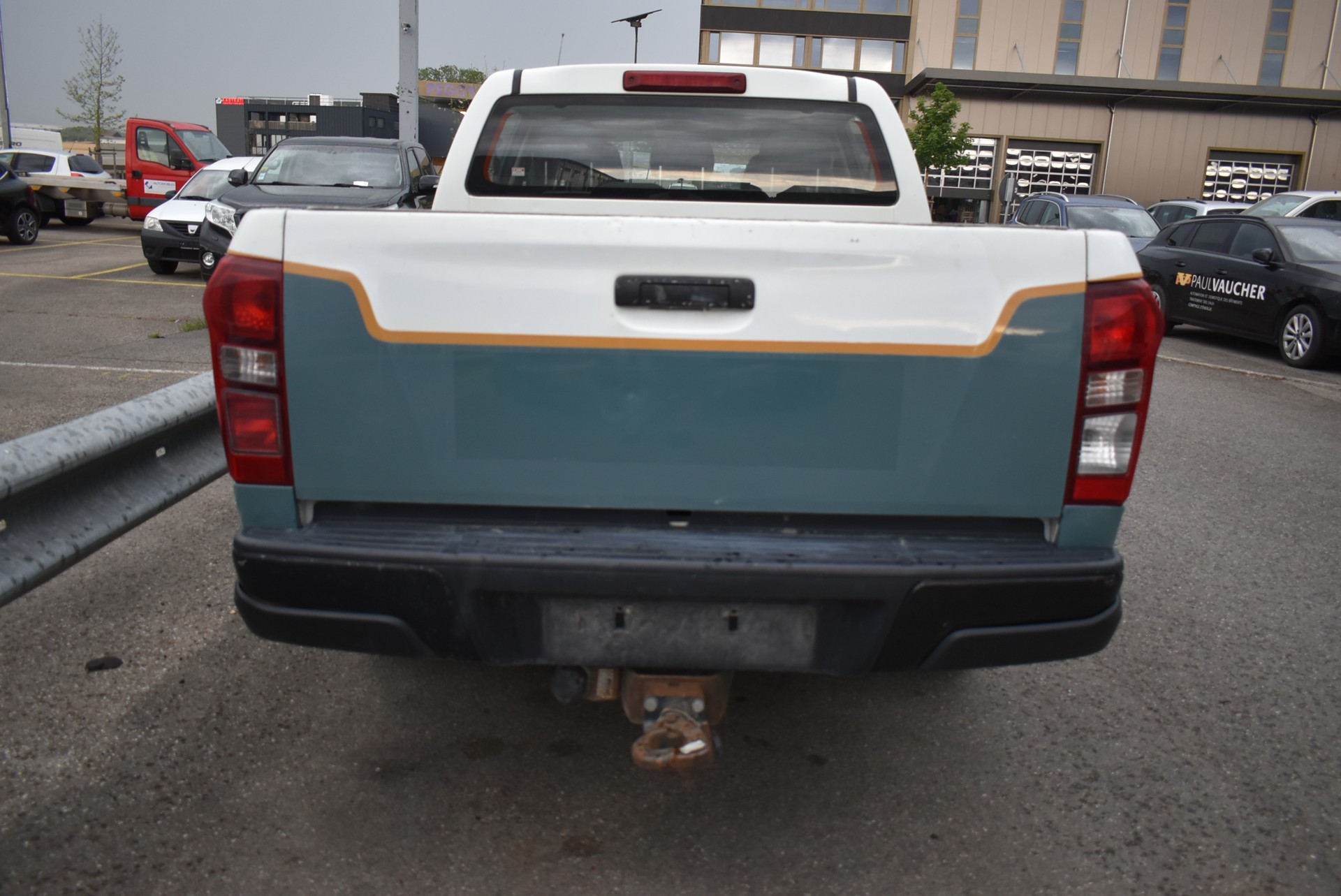 ISUZU D-MAX 2.5 Crew Cab Satellite 4x4-image-8