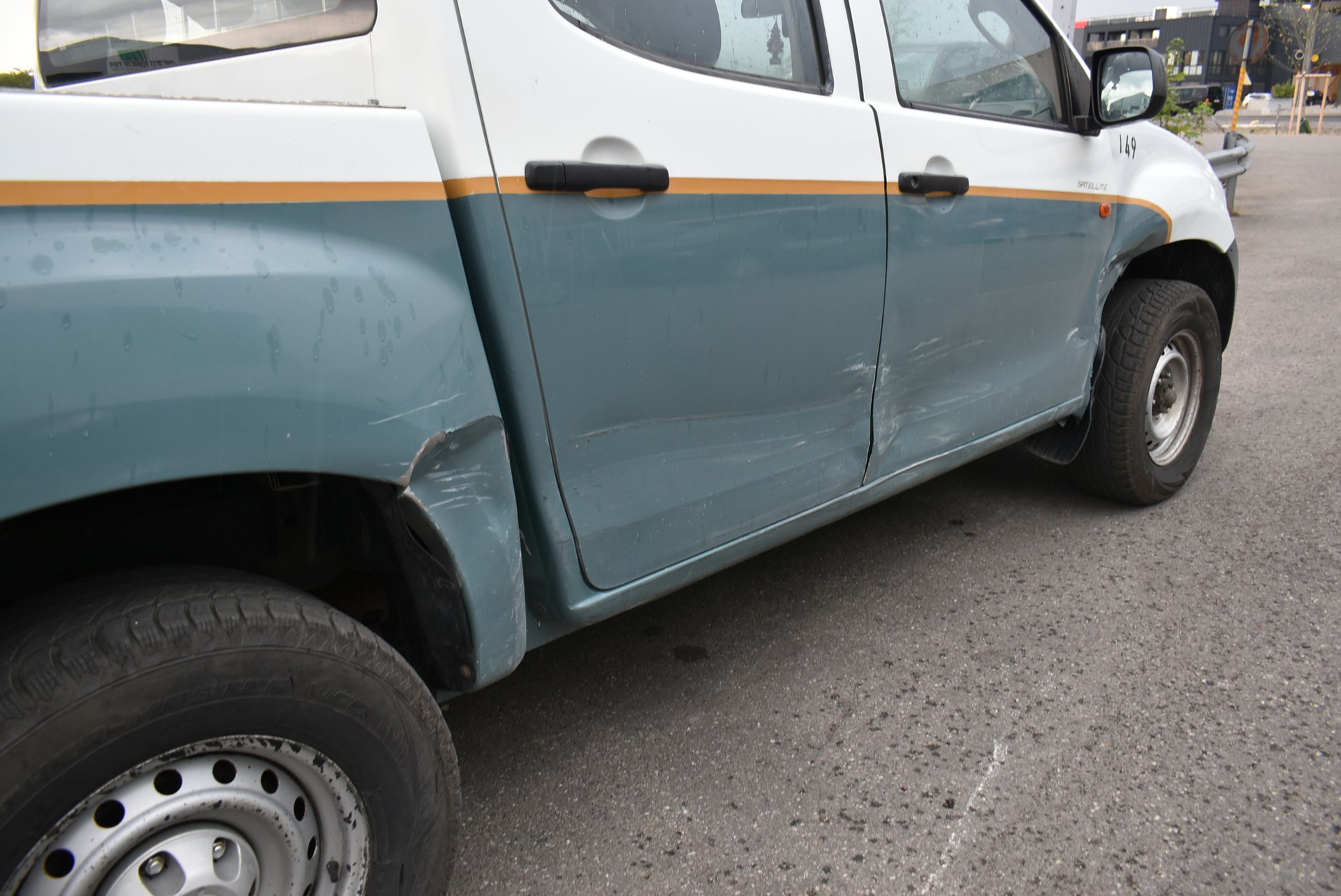 ISUZU D-MAX 2.5 Crew Cab Satellite 4x4-image-7