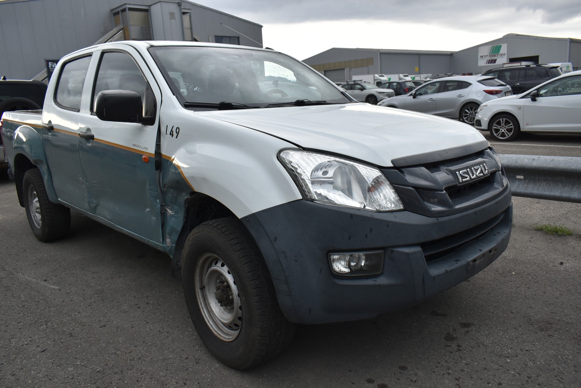 ISUZU D-MAX 2.5 Crew Cab Satellite 4x4-image-0