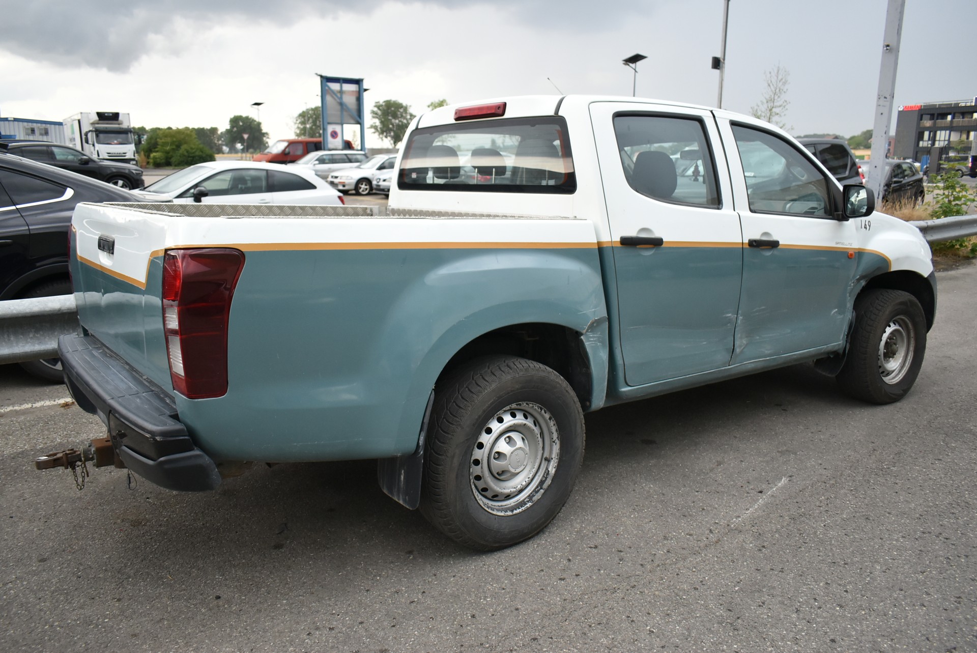 ISUZU D-MAX 2.5 Crew Cab Satellite 4x4-image-1