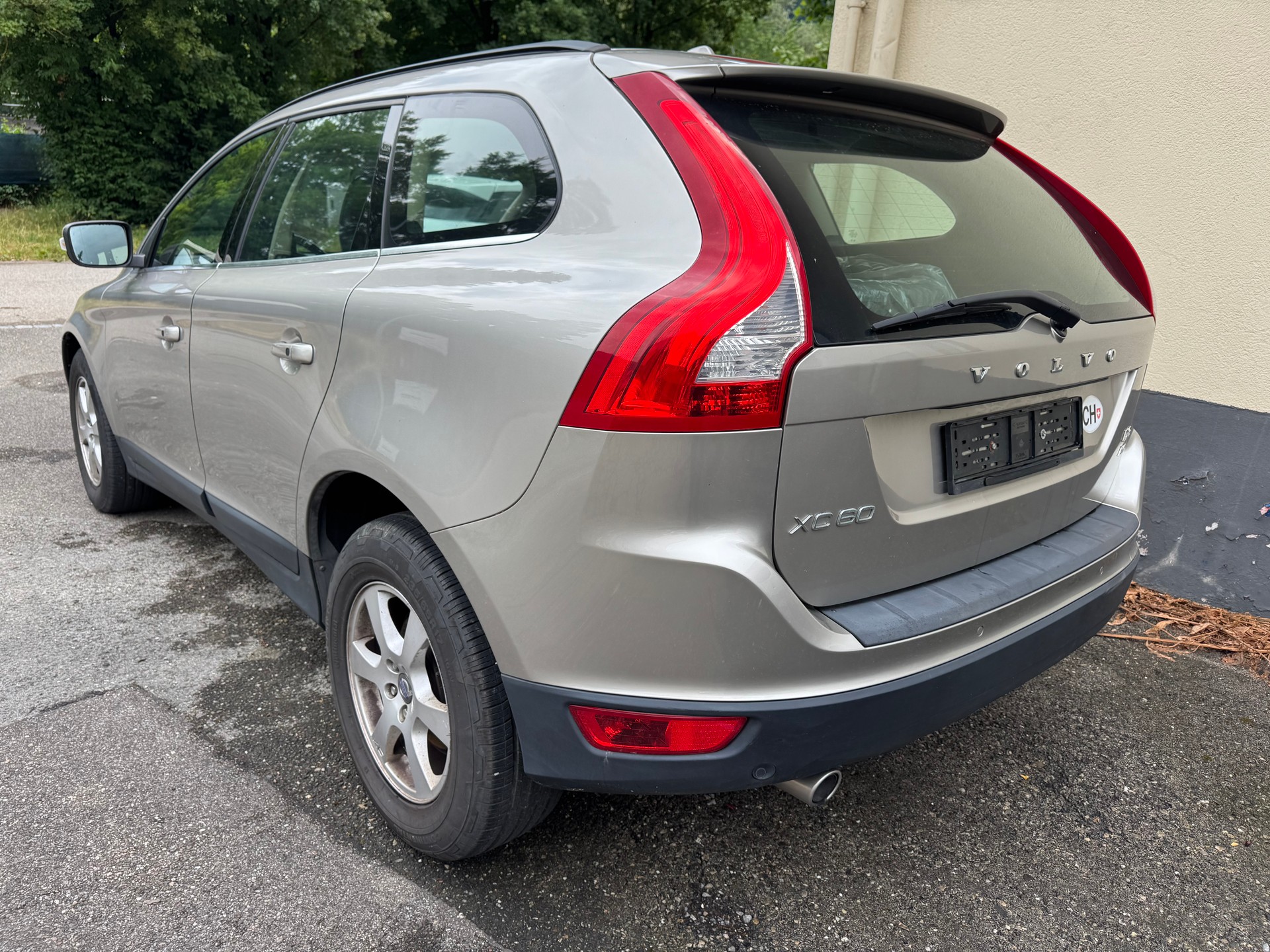 VOLVO XC60 D3 AWD Momentum-image-3