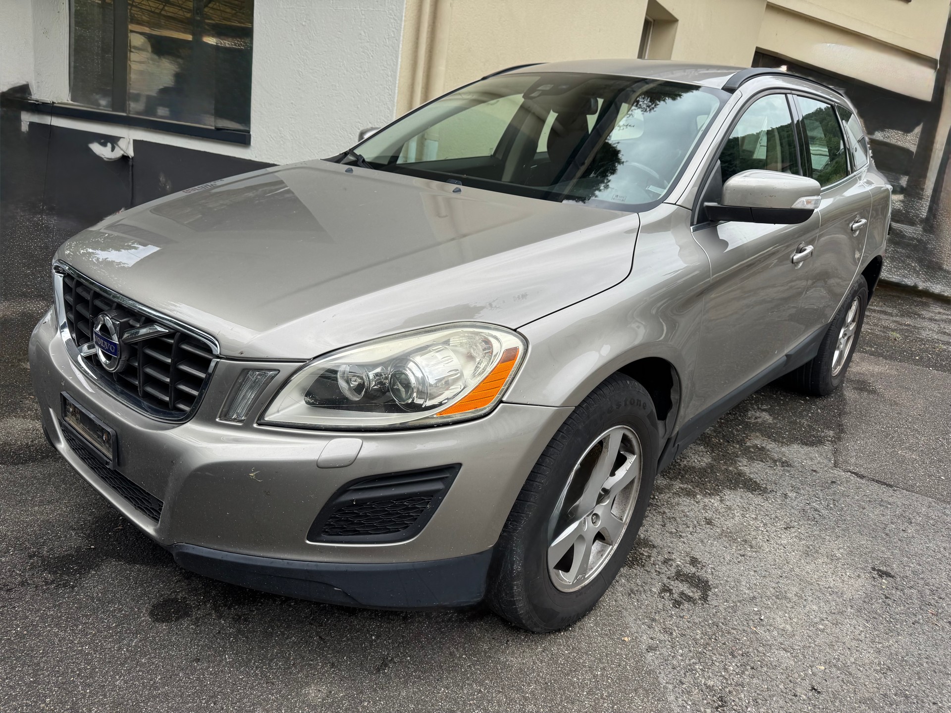 VOLVO XC60 D3 AWD Momentum-image-1