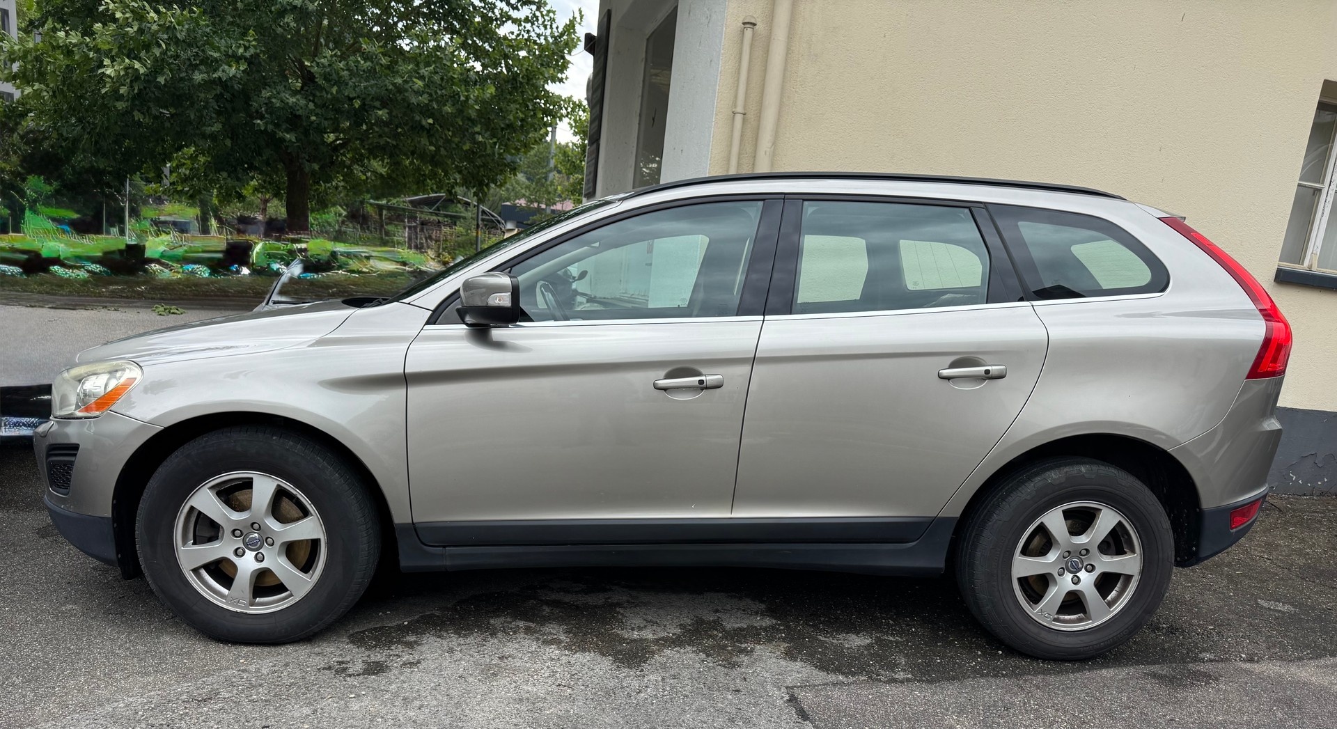VOLVO XC60 D3 AWD Momentum-image-6