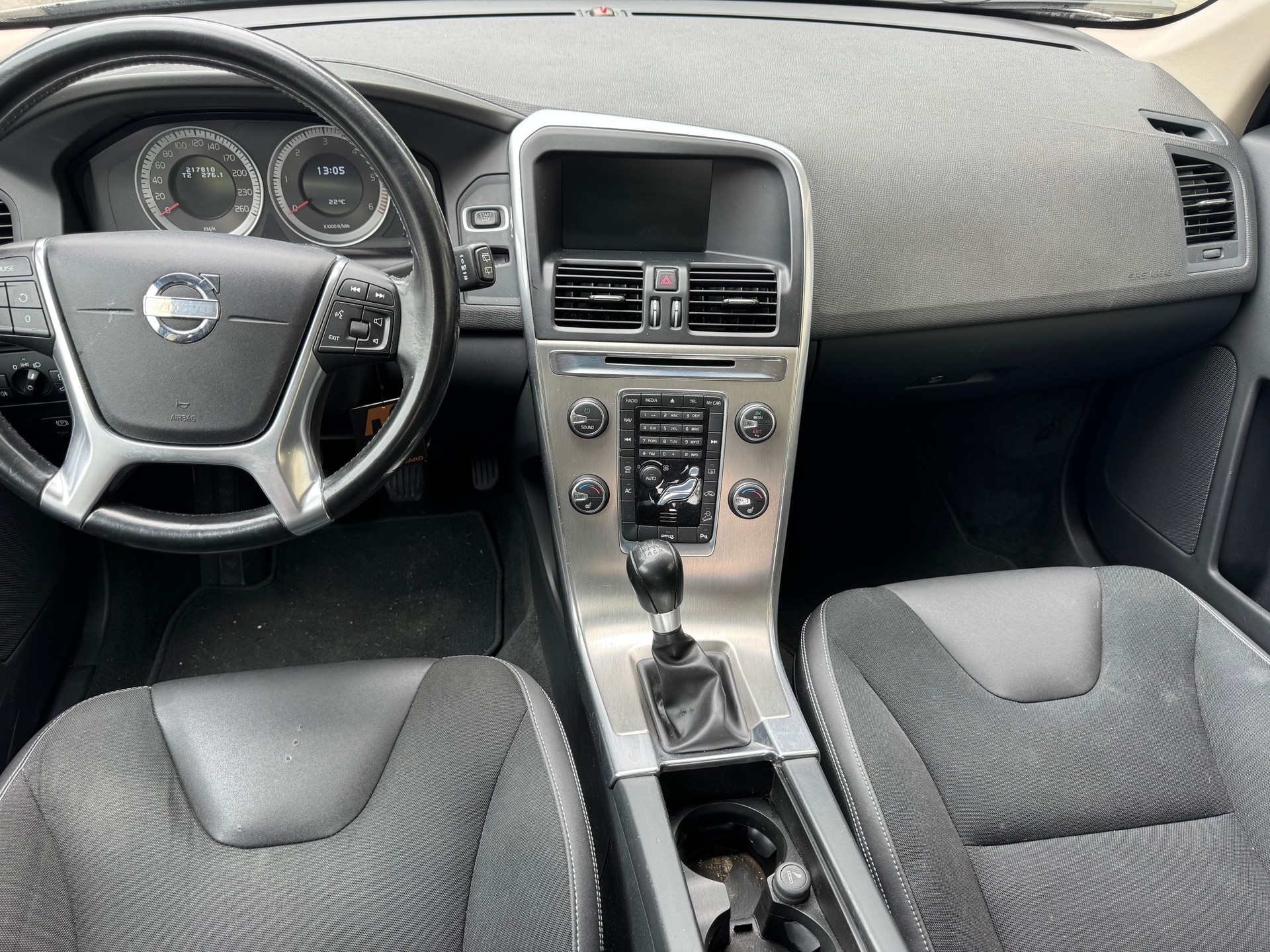 VOLVO XC60 D3 AWD Momentum-image-8