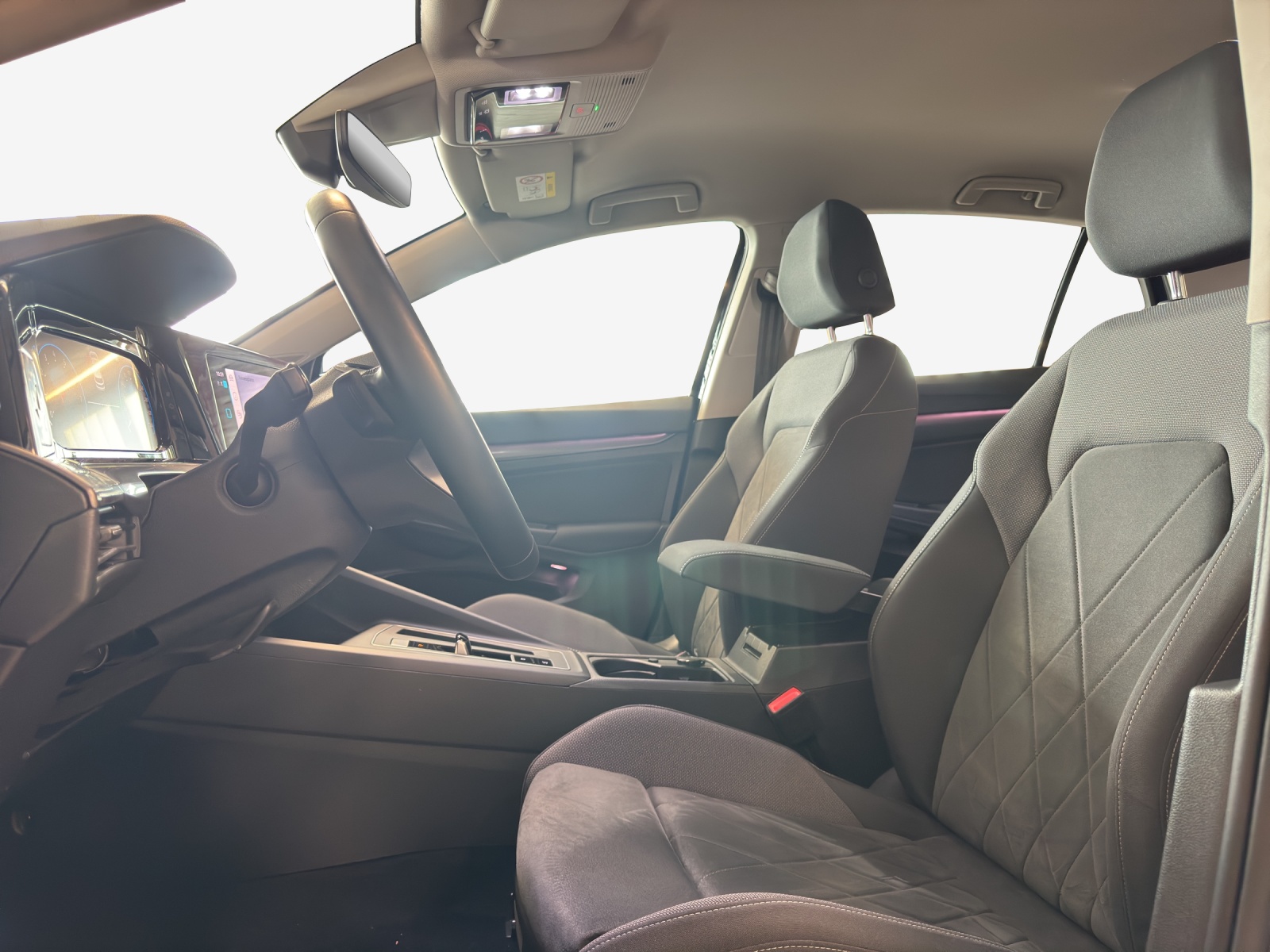 VW Golf 1.5 eTSI mHEV ACT Style DSG-image-7