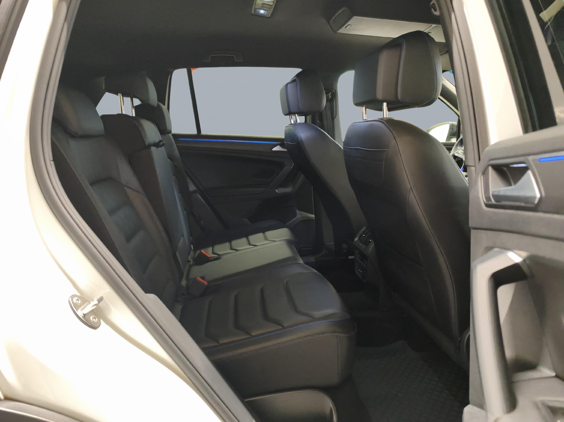 VW Tiguan 2.0 TSI R DSG-image-10
