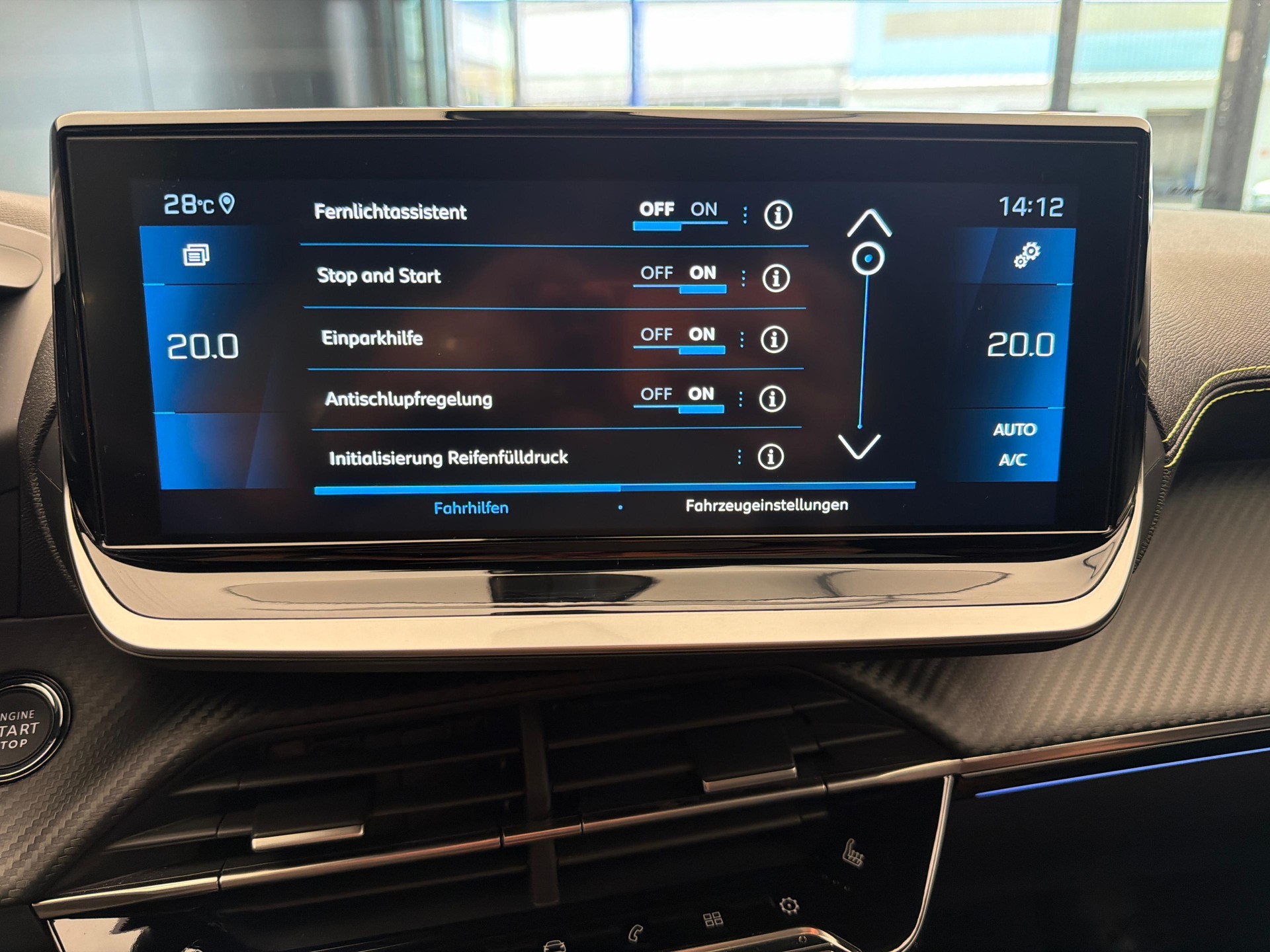 PEUGEOT 2008 1.2 PureTech 155 GT-image-15