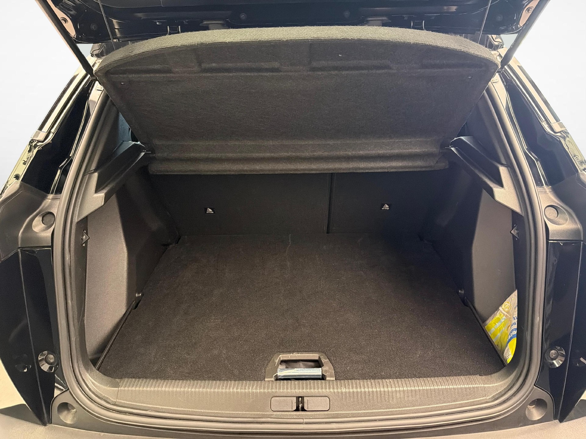 PEUGEOT 2008 1.2 PureTech 155 GT-image-11